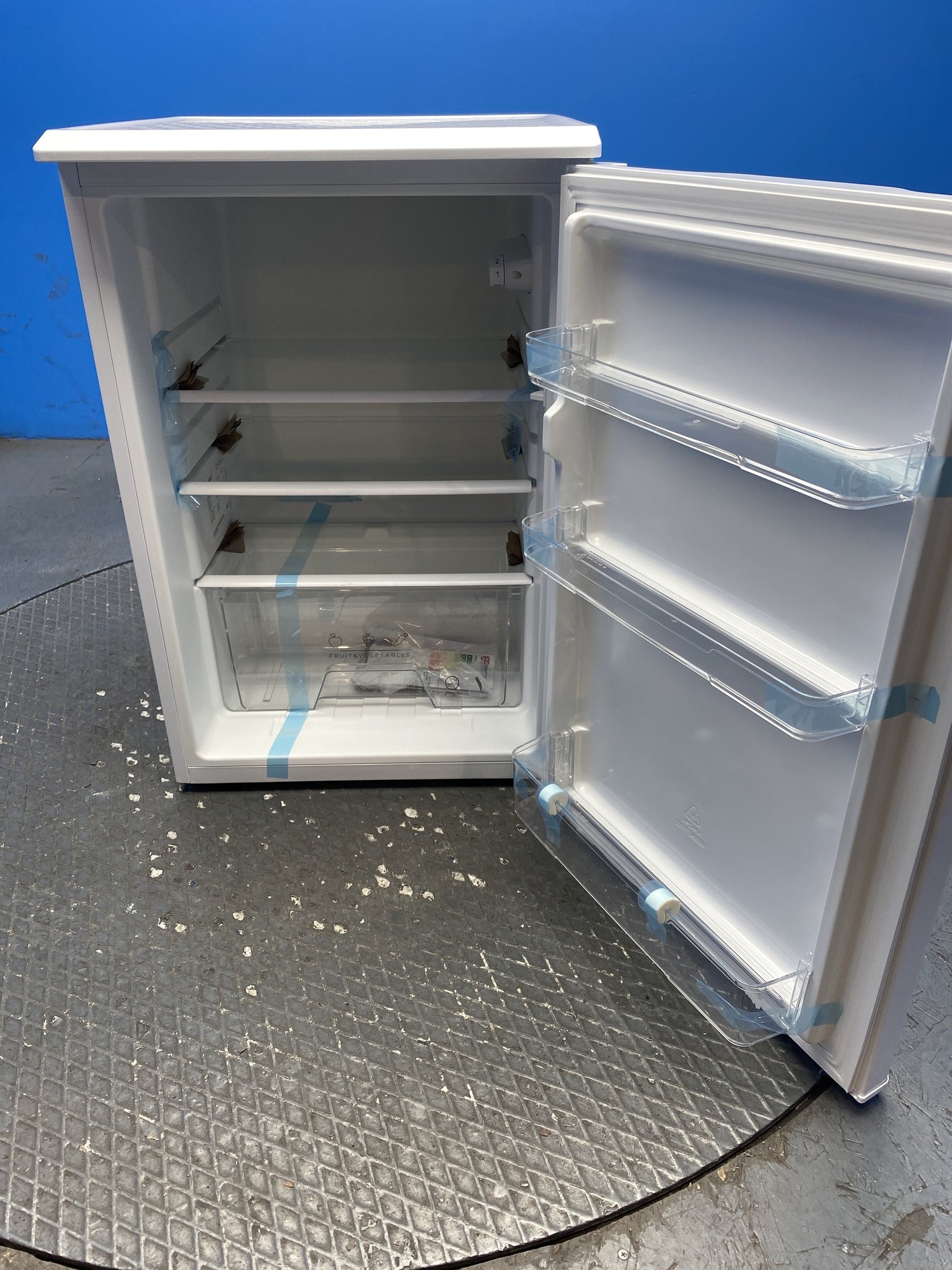 COMFEE' RCD133WH2(E) 131L Under-Counter Larder Fridge