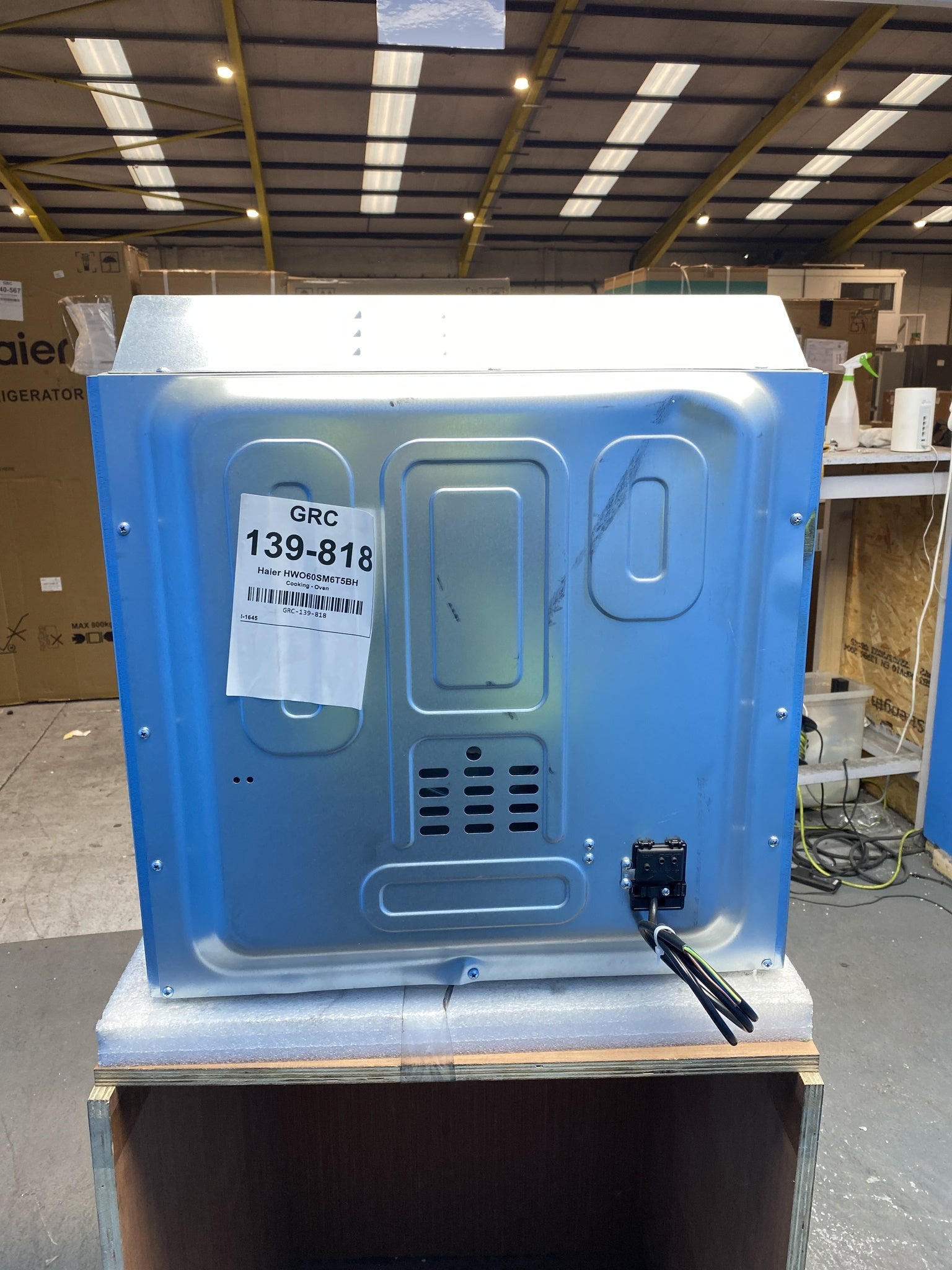 Haier HWO60SM6T5BH I-Touch Series 6 70L Built-in Single Oven