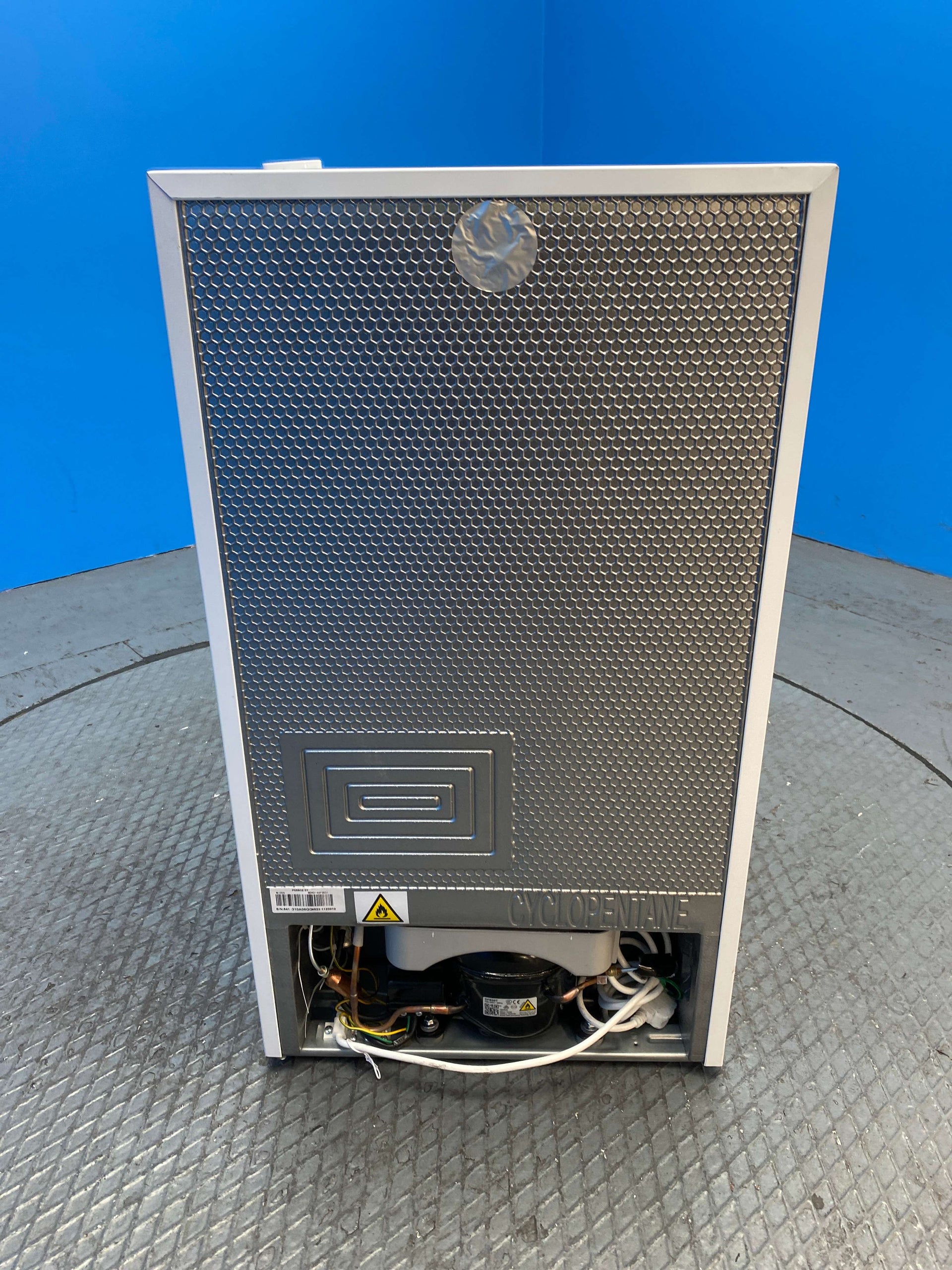 Midea MDRD125FGE01 80L Under Counter Mini Fridge