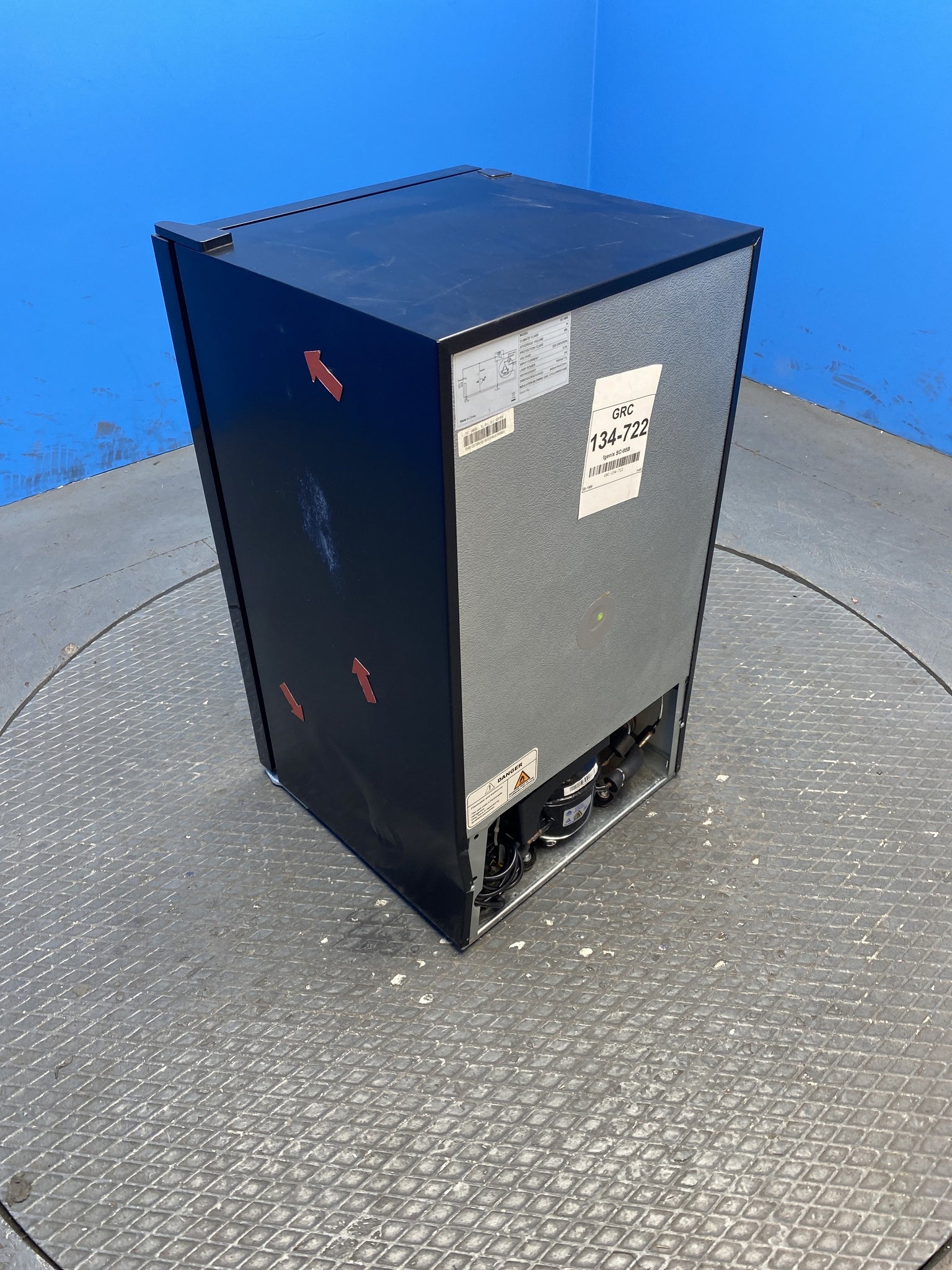 Igenix SC-98B 98L Drinks & Beverage Cooler