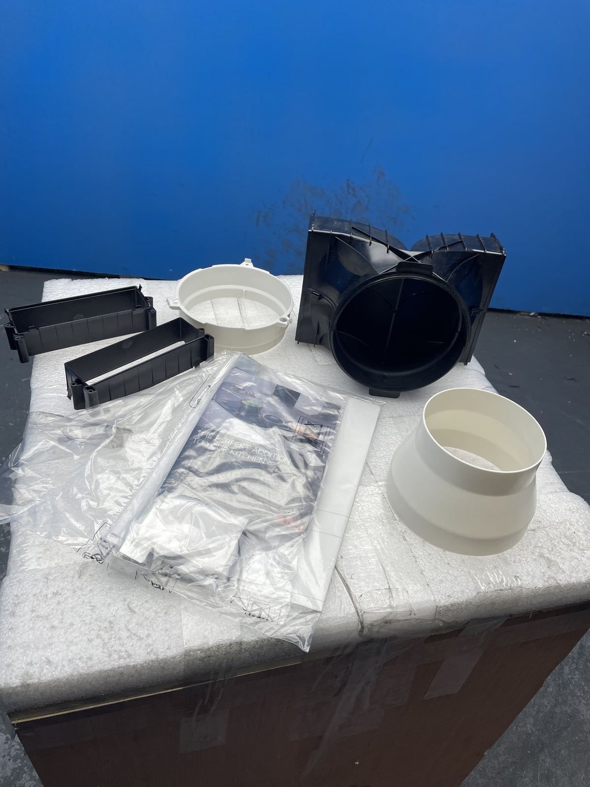 #GRC-155-947 - AEG 8000 AuroraTech GB87D91CB Built-in Box Chimney Cooker Hood