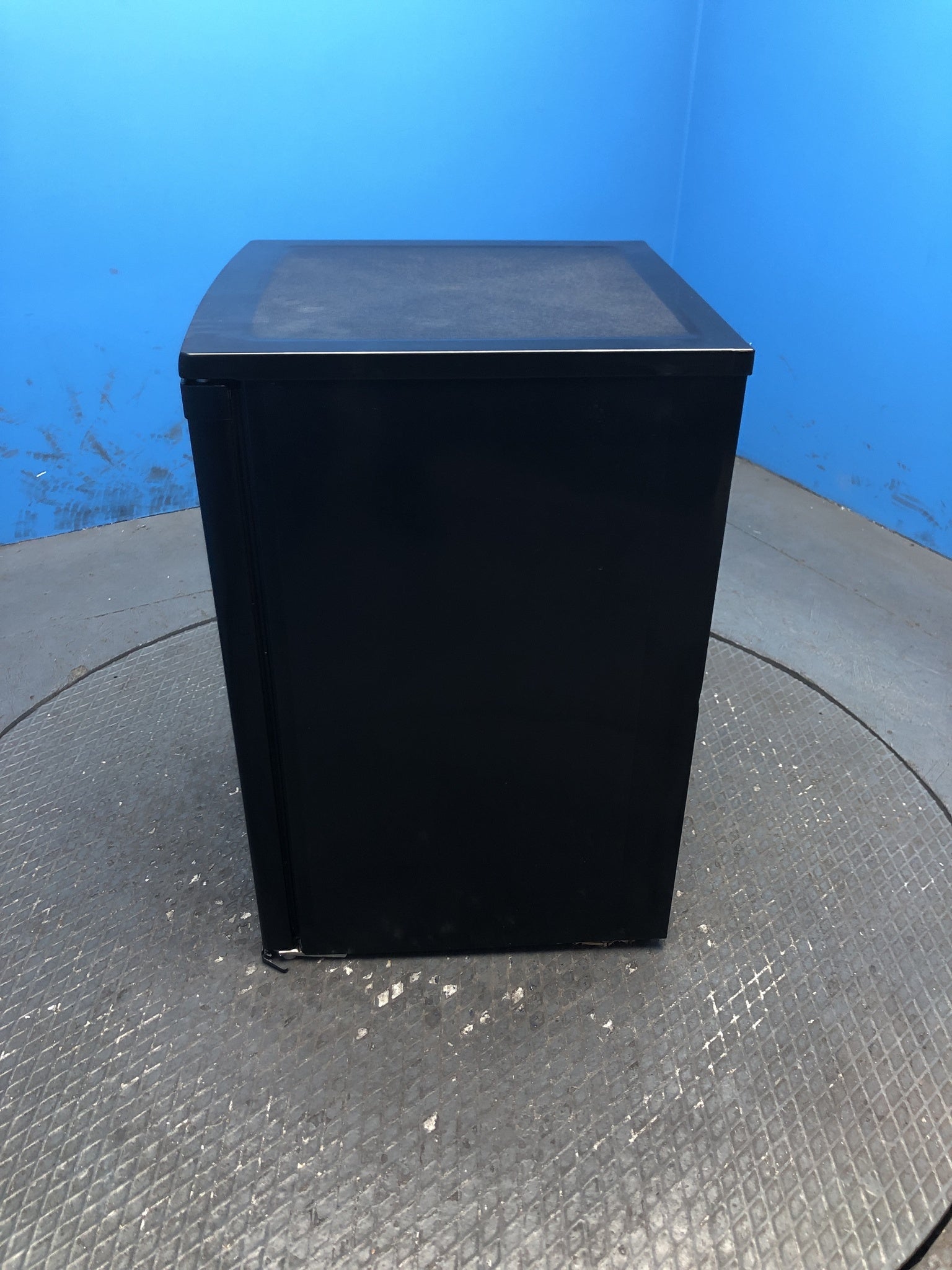 Igenix IG155B 109 Litre Under Counter Fridge with Ice Box