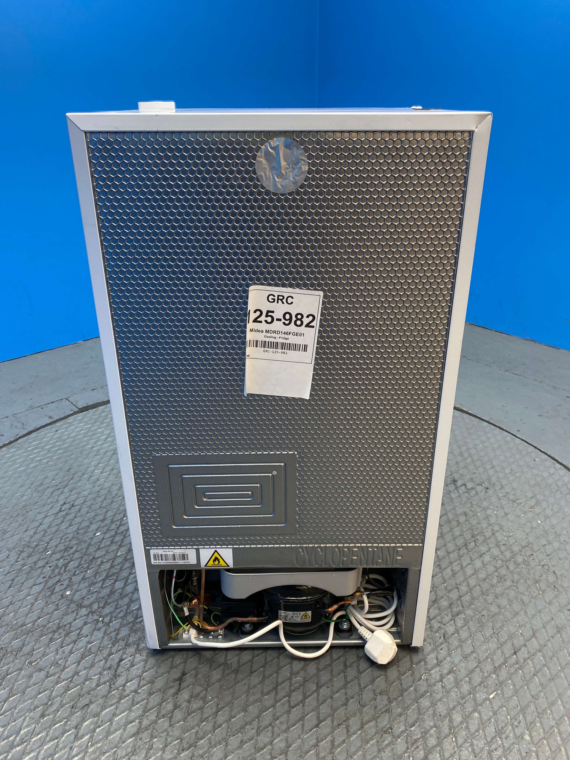 Midea MDRD146FGE01 93 Litre Undercounter Fridge