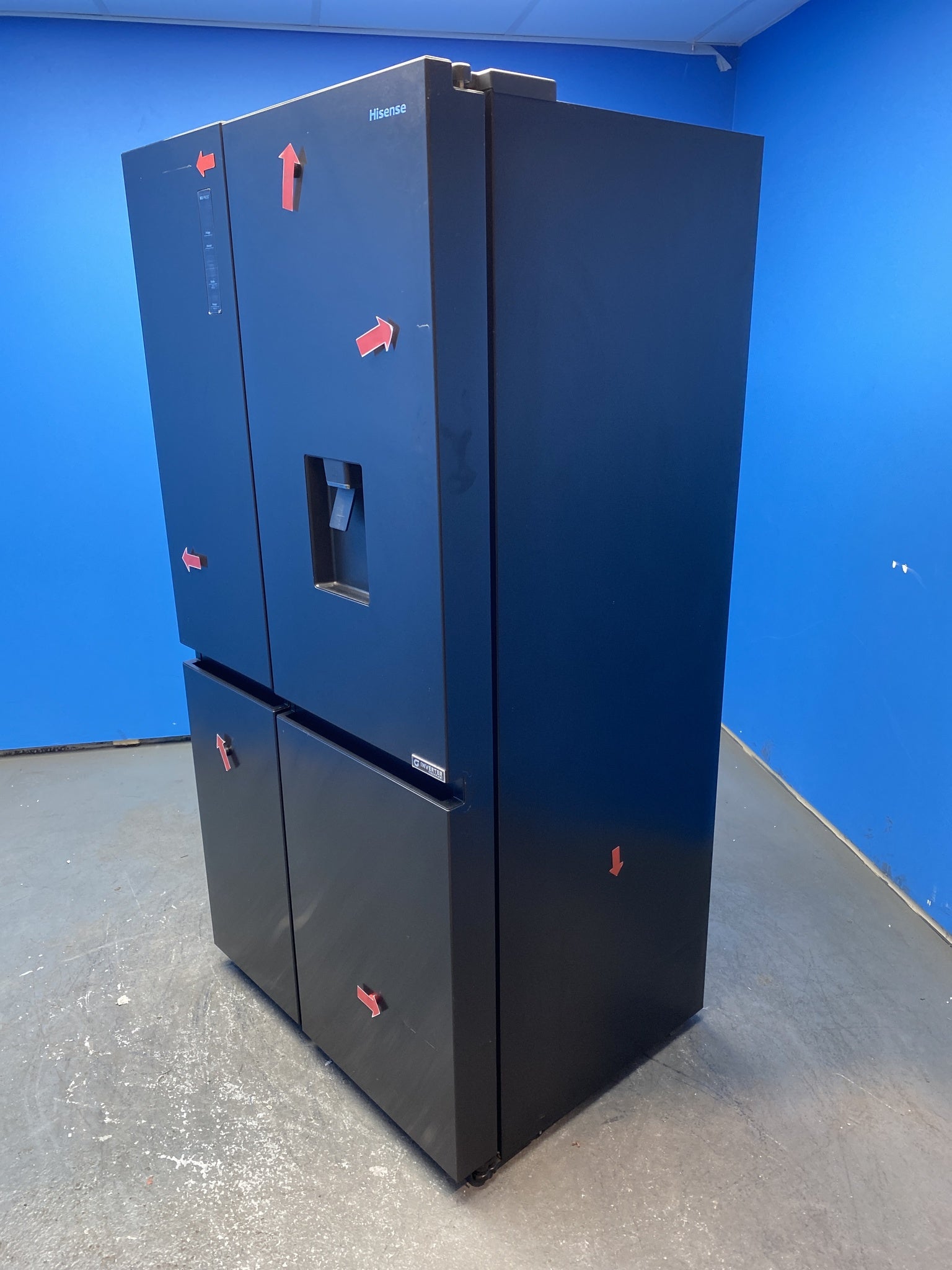 Hisense RS840N4WFE 649 Litre American Style Fridge Freezer