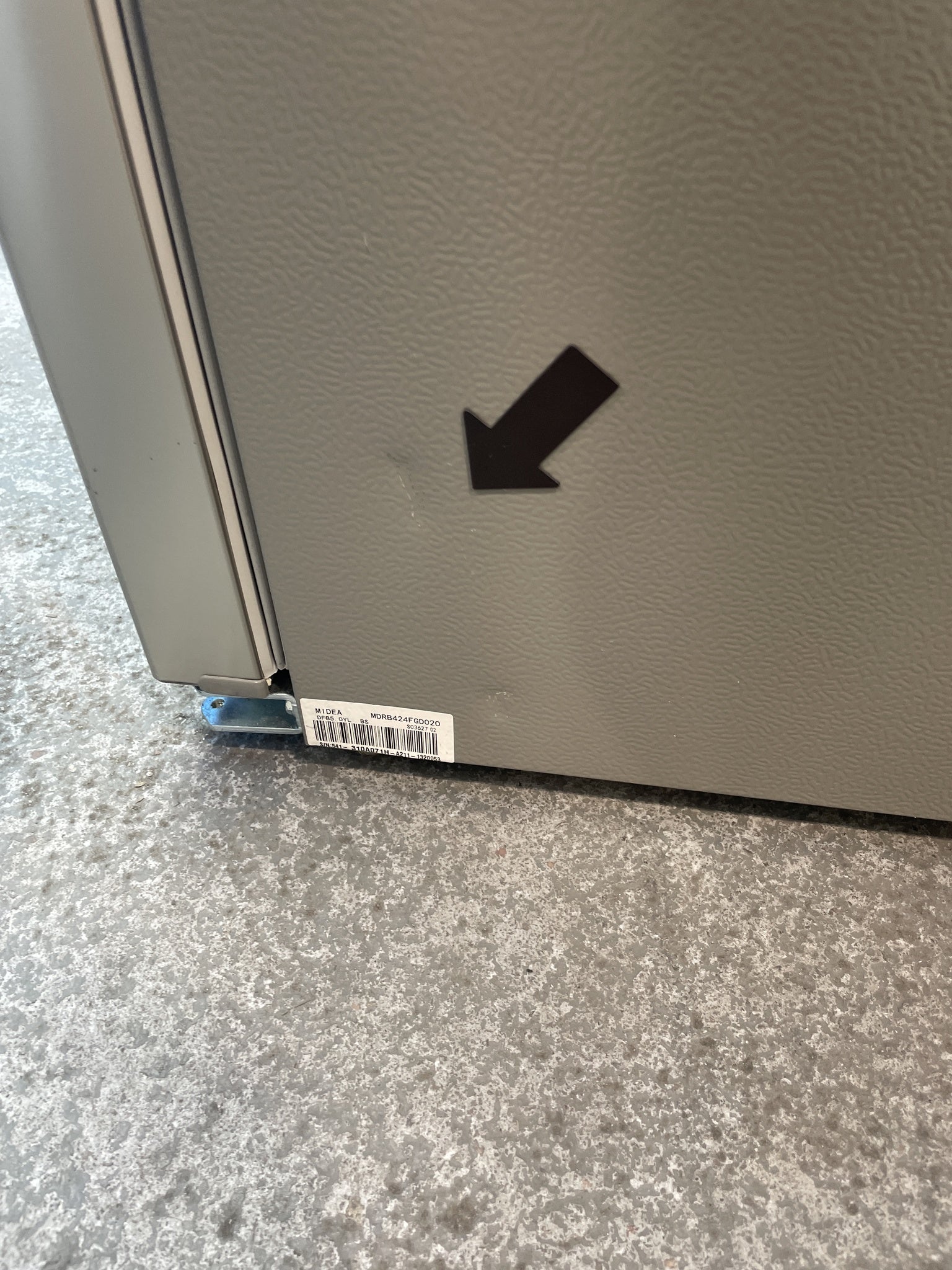 #GRC-158-742 - Midea MDRB424FGD02O 310L Frost Free Fridge Freezer with Multi Air Flow