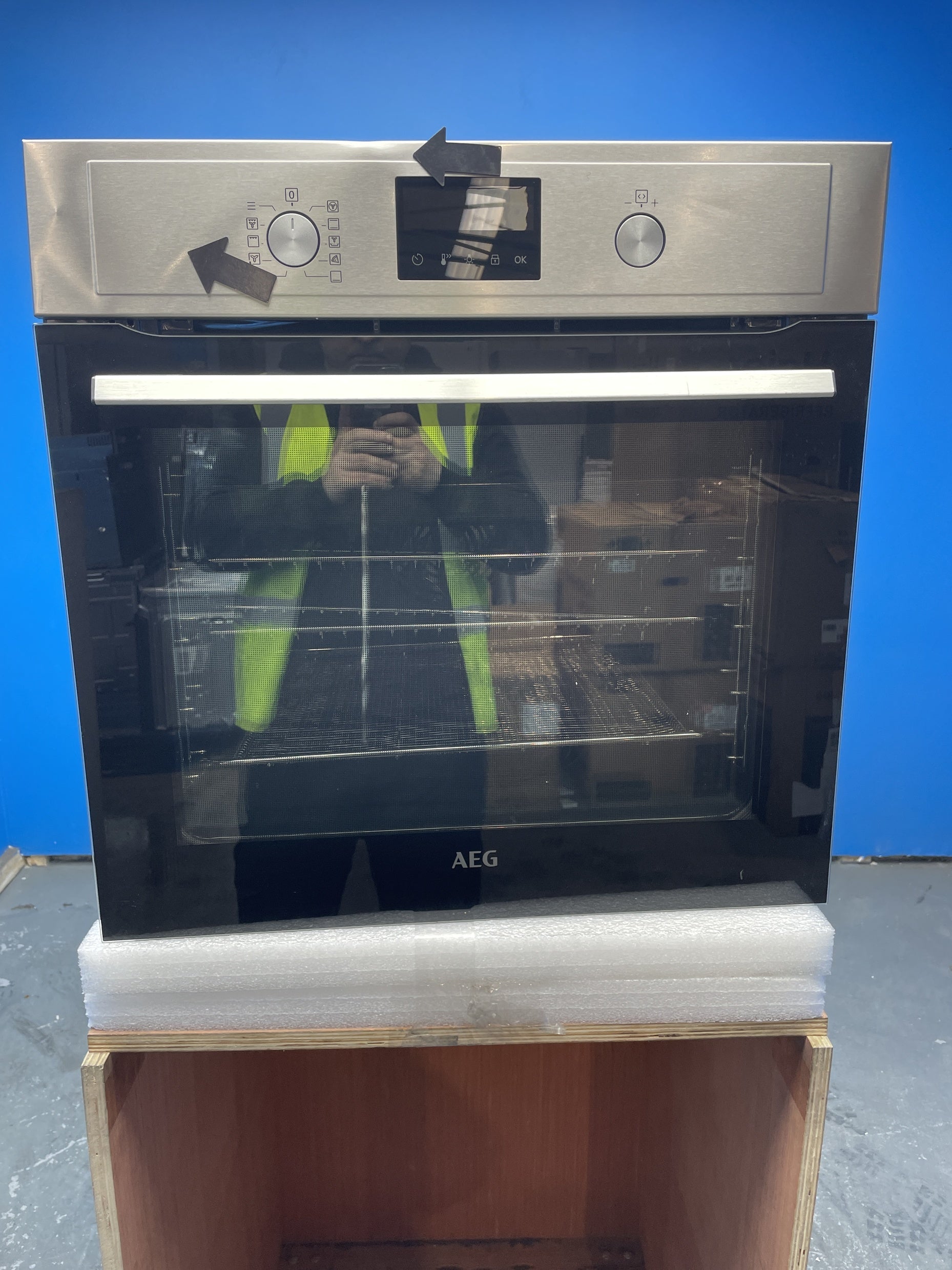 BPX535A61M 6000 AirFry Pyrolytic Built Oven