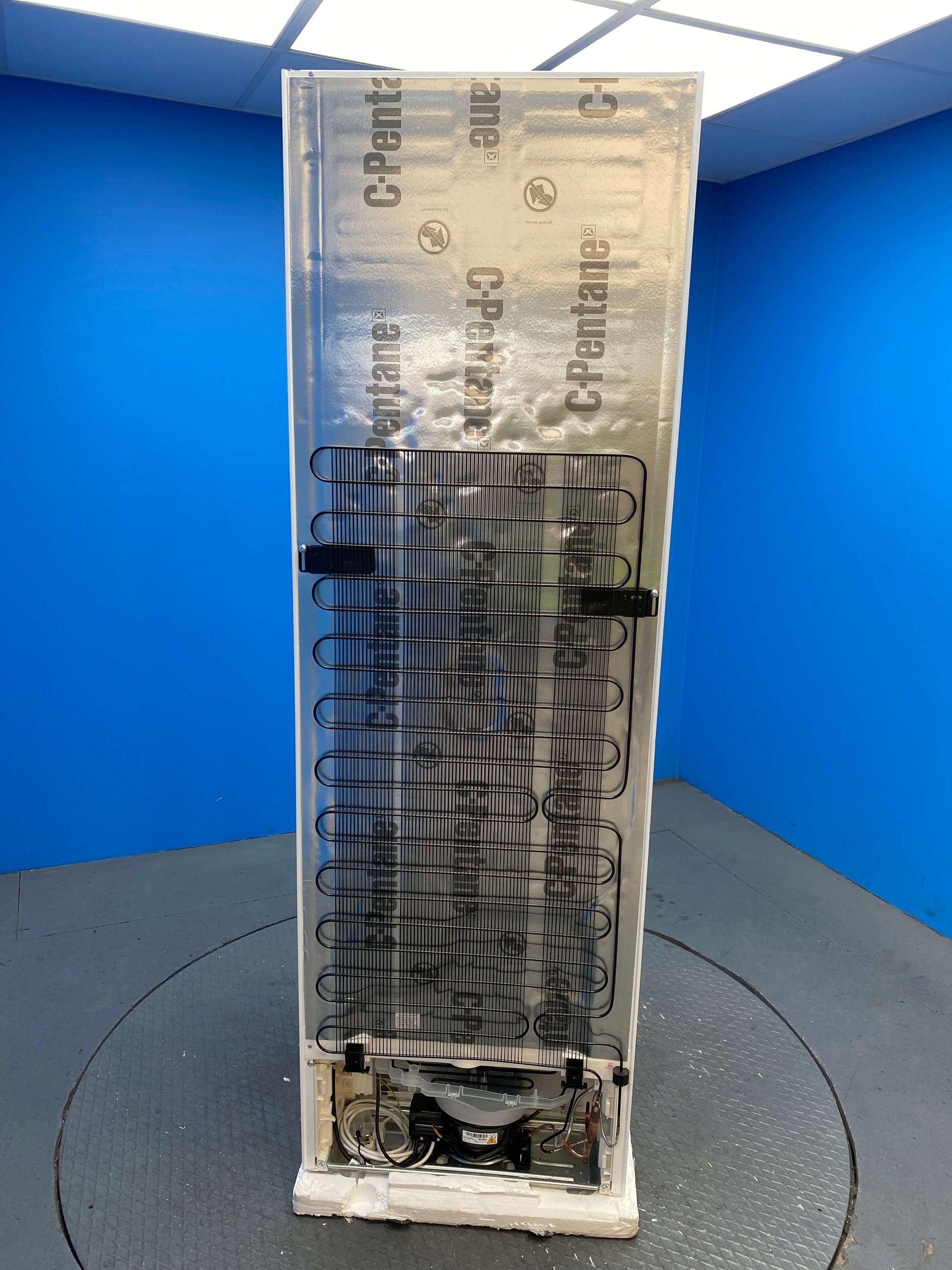 Bosch KSV36VWEPG Series 4 346L Tall Larder Fridge