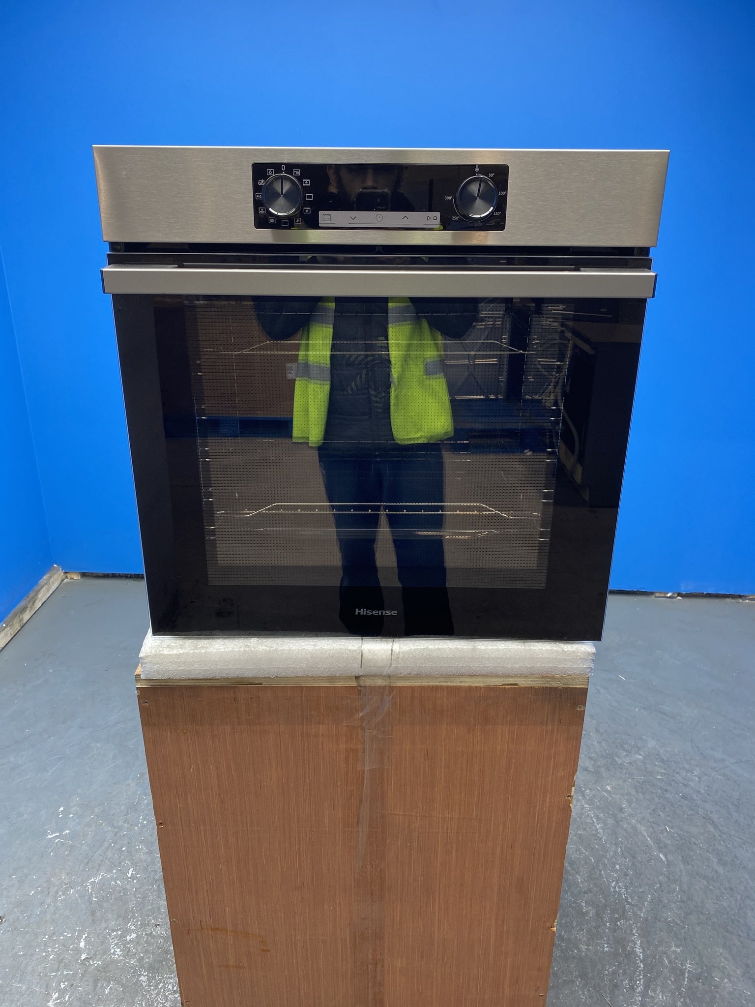 Hisense BI62211CX Built-in 77 Litre Single Oven