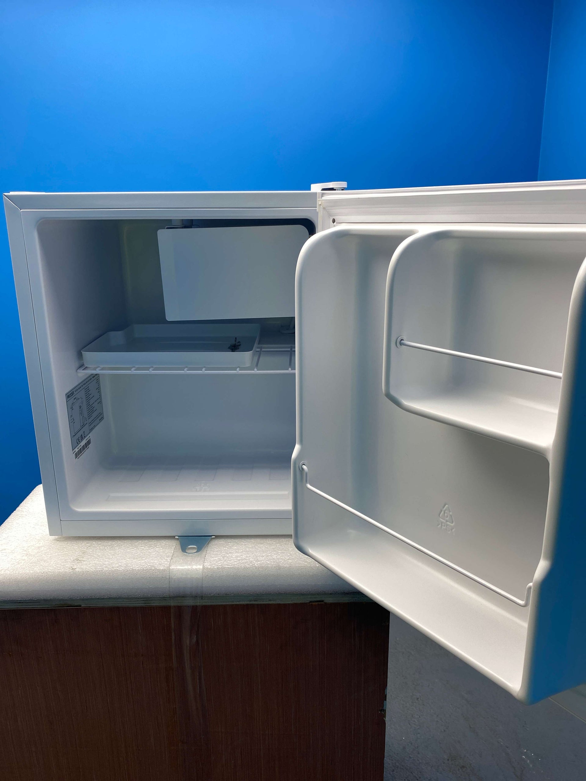 Prodex PX3711W 41 Litre Table Top Mini Fridge