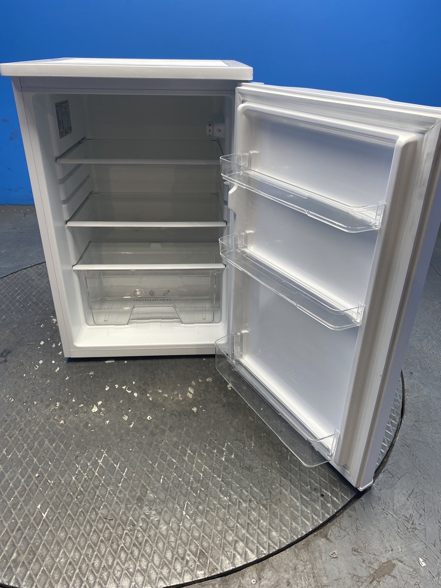 Statesman L255W 113 Litre 55cm Under Counter Fridge