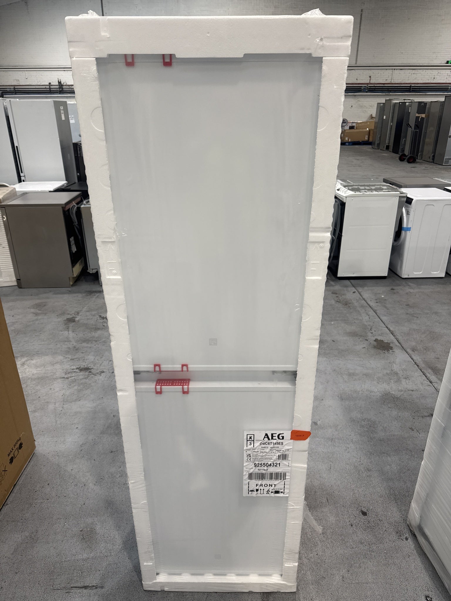 AEG OSC6T185ES 6000 TwinTech Integrated Frost Free Fridge Freezer