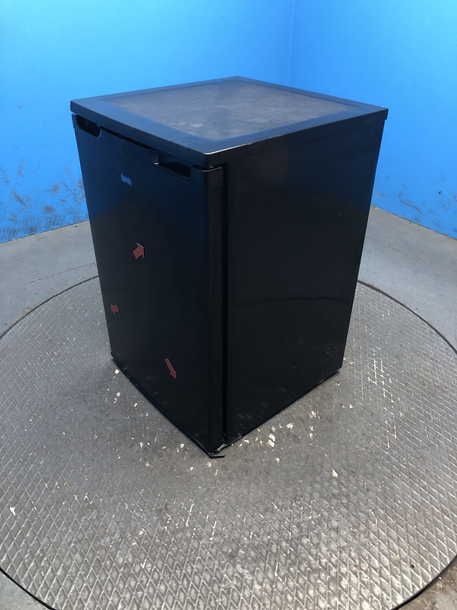 Igenix IG155B 109 Litre Under Counter Fridge with Ice Box