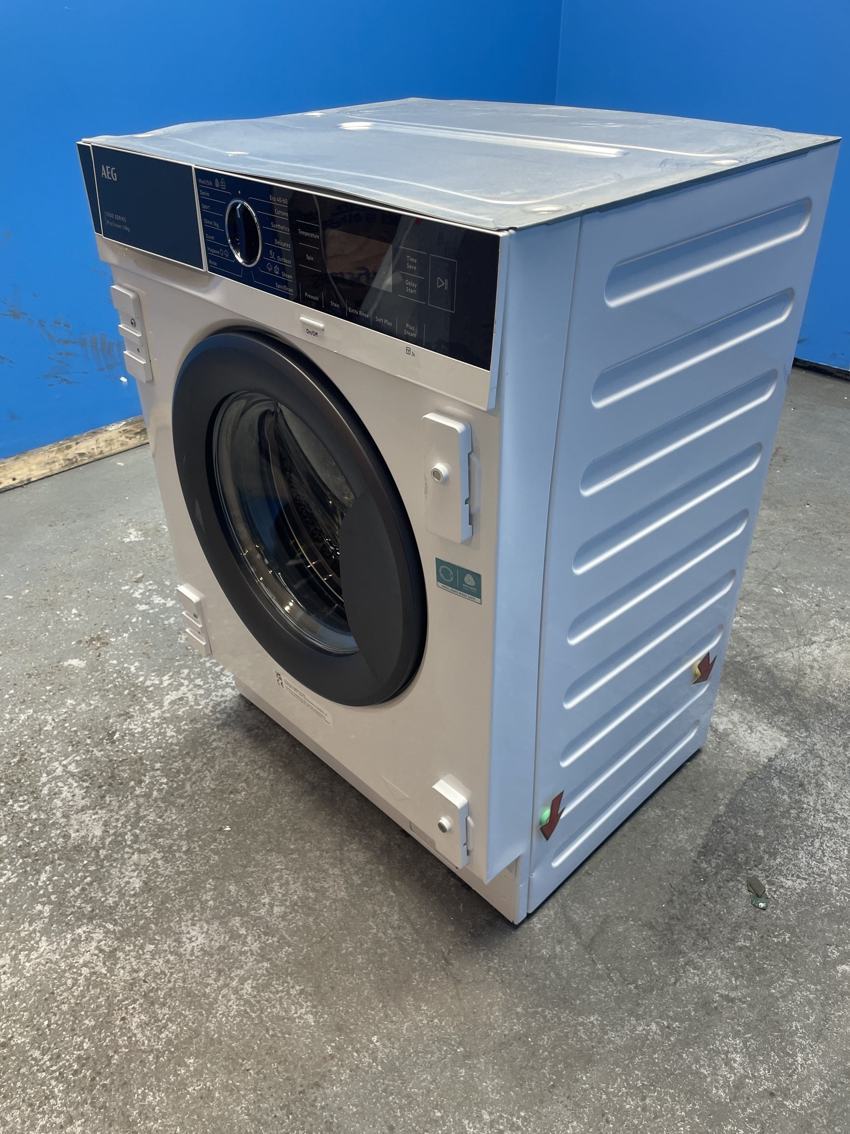 #GRC-150-198 - AEG ProSteam LF7C8636BI 8kg 1600rpm Integrated Washing Machine