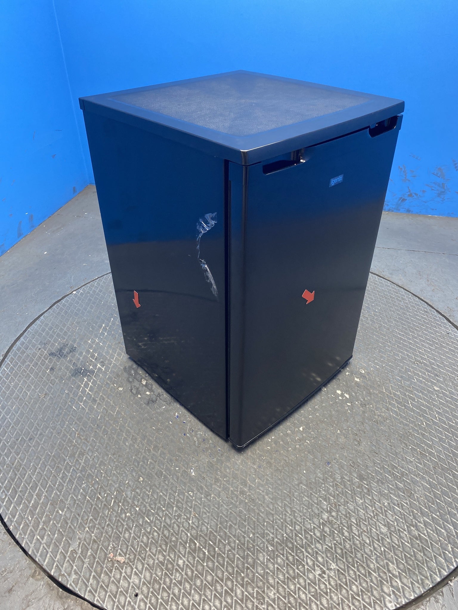 Igenix IG255B 136 Litre Under Counter Fridge