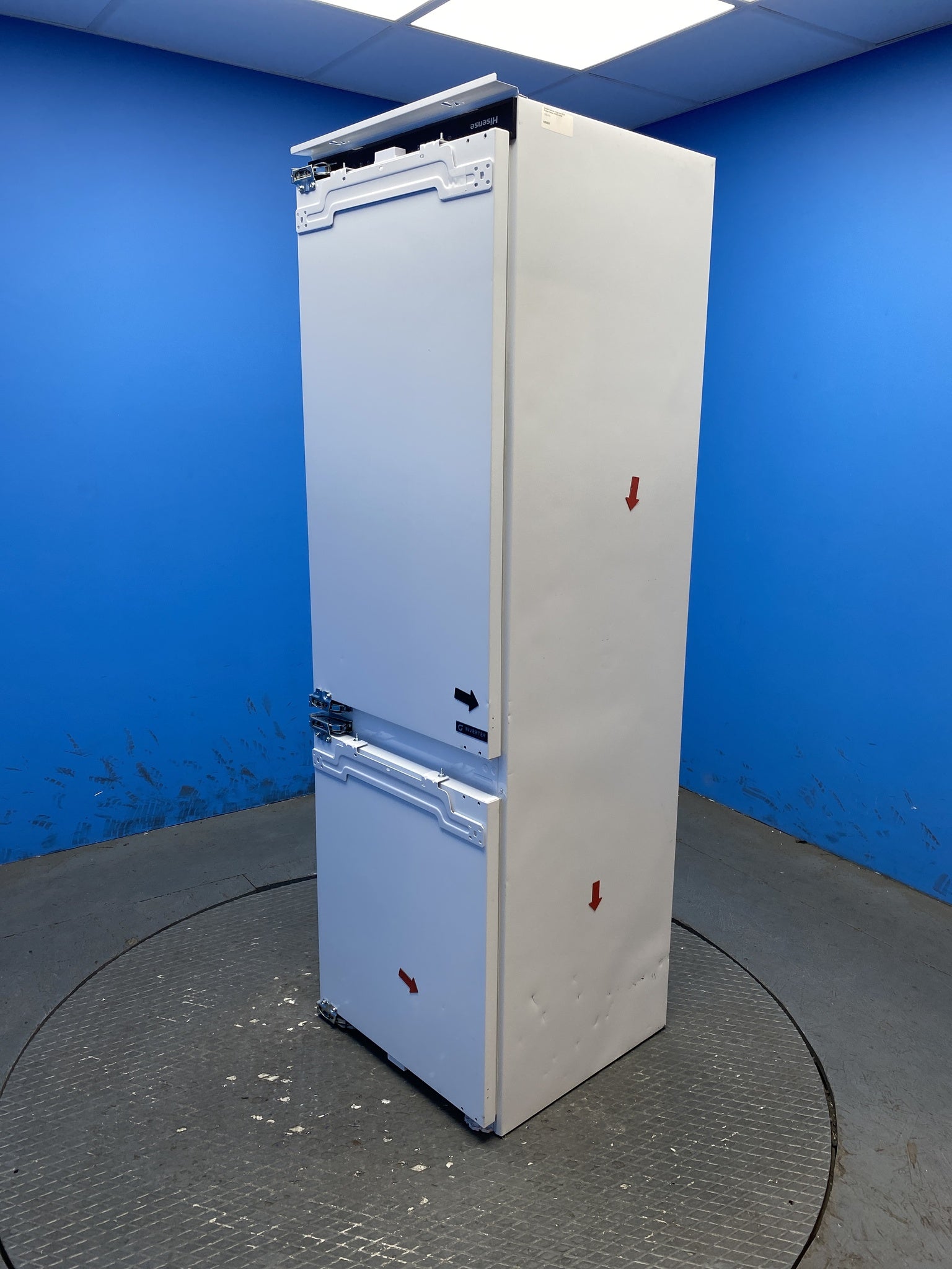 Hisense RB3B250SAWE Integrated 252L No Frost Fridge Freezer