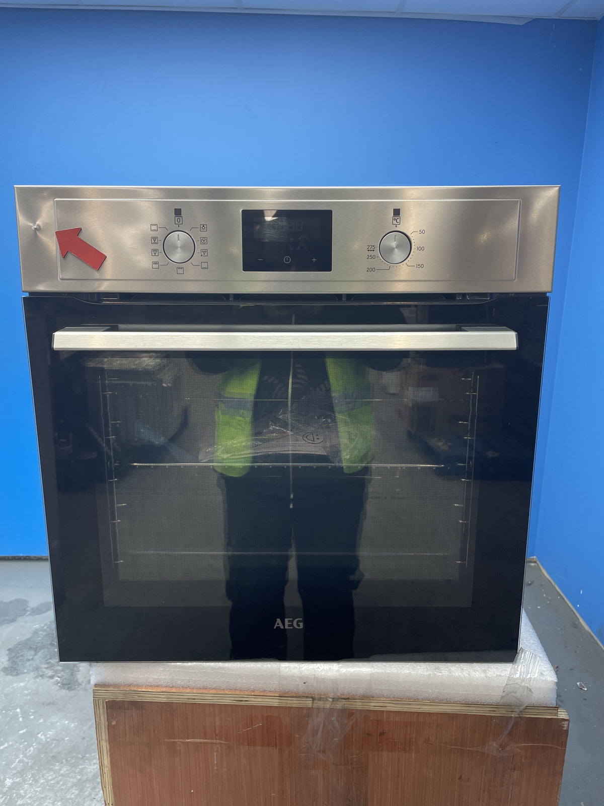 BEX335011M SurroundCook Built Single Oven