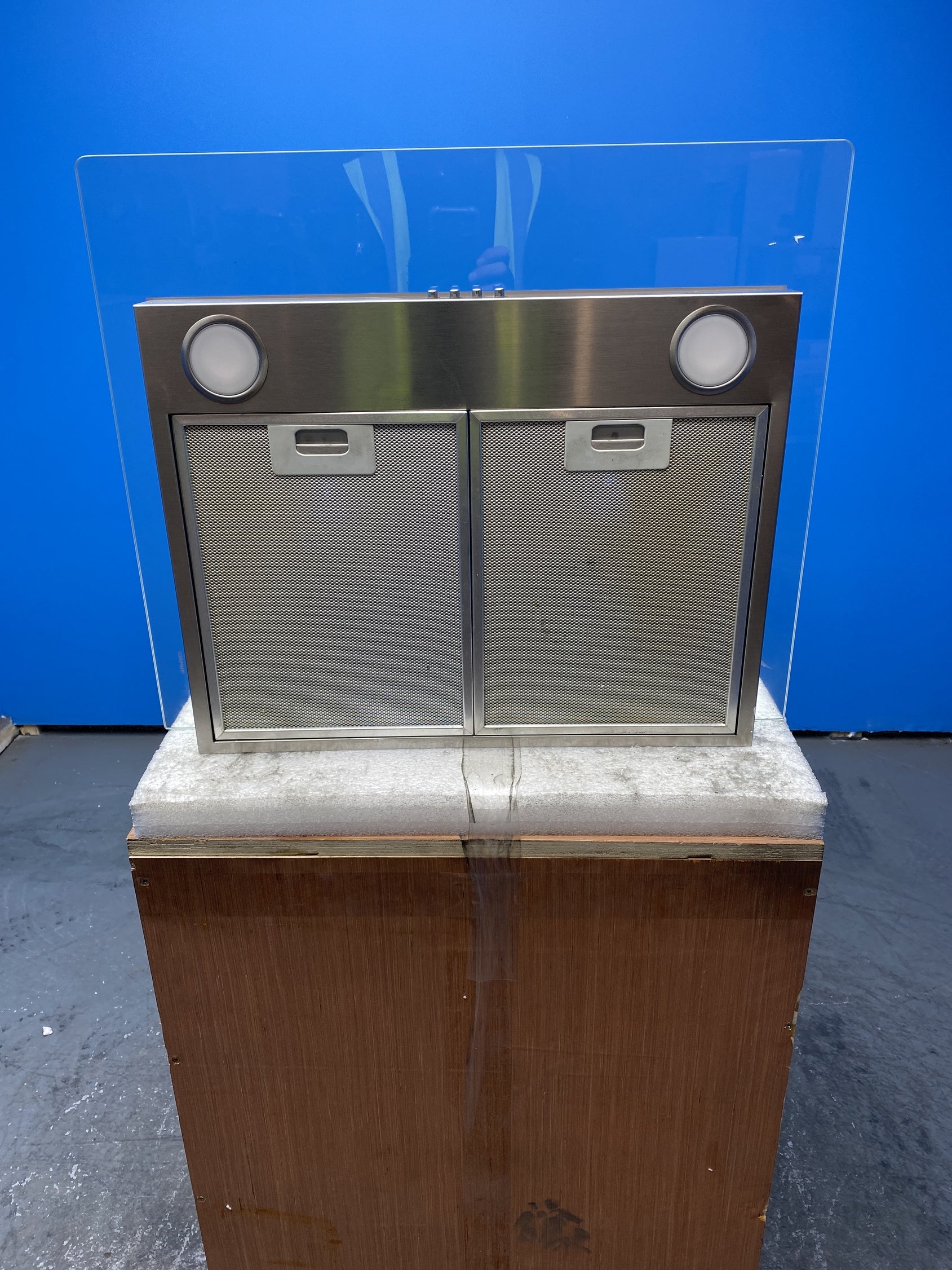 #GRC-142-834 - Electrolux LFL327A 60cm Flat Glass Chimney Hood