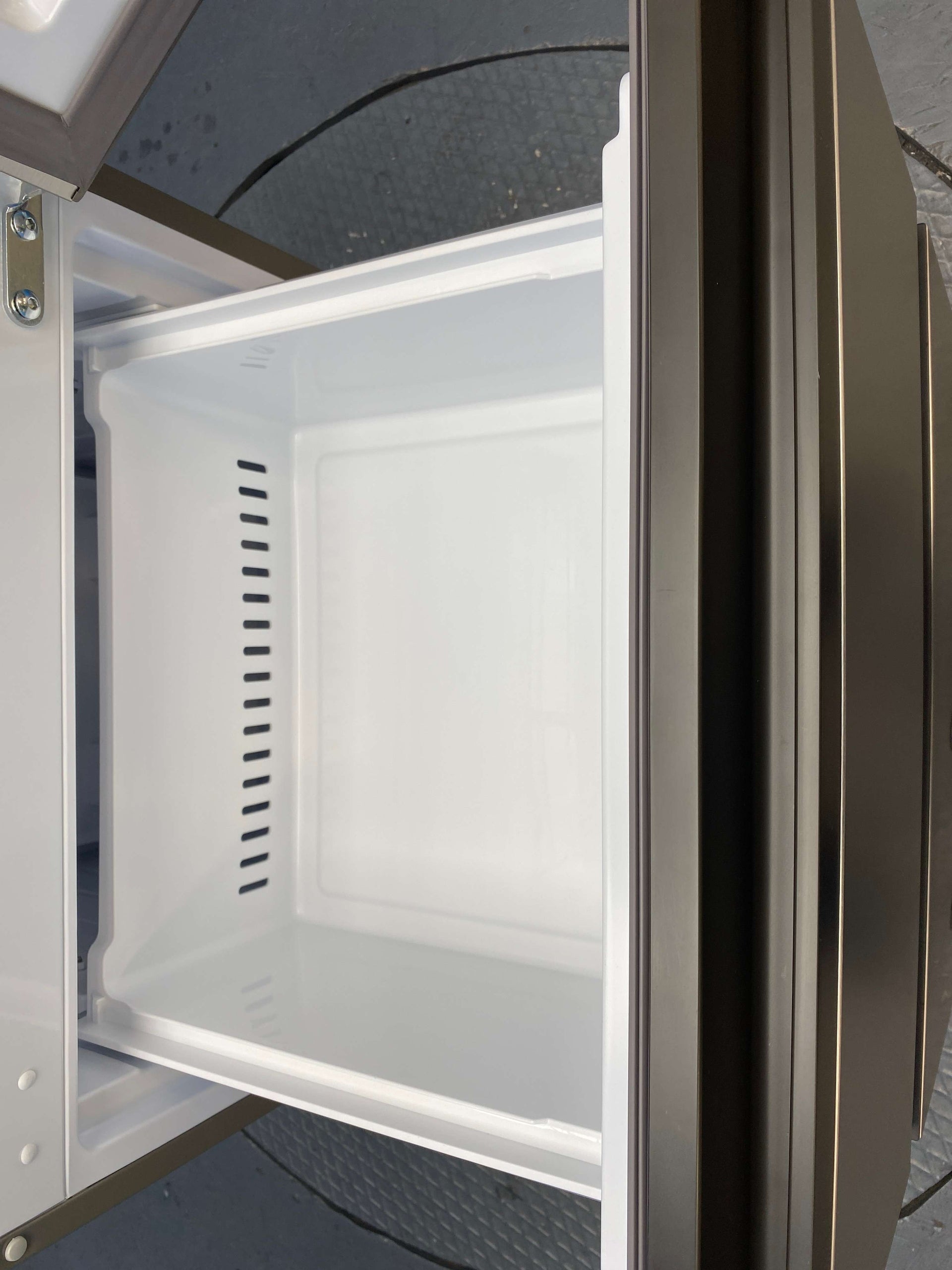 Haier HTW5618ENMG Series 5 360 Litre Combi Fridge Freezer