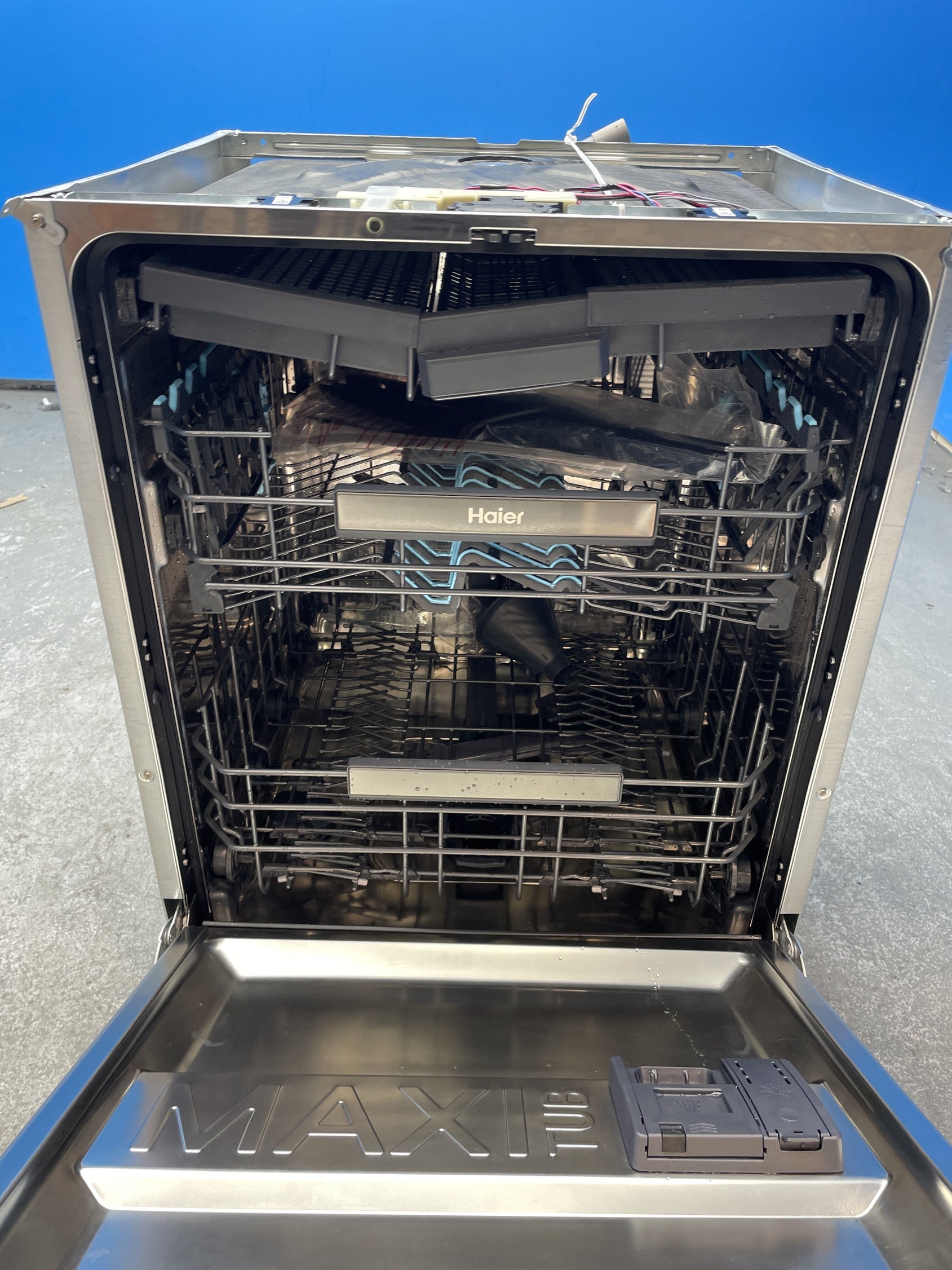 #GRC-157-676 - Haier XI 6C4S3FSB-80 Integrated 16 Place Dishwasher with Wi-Fi