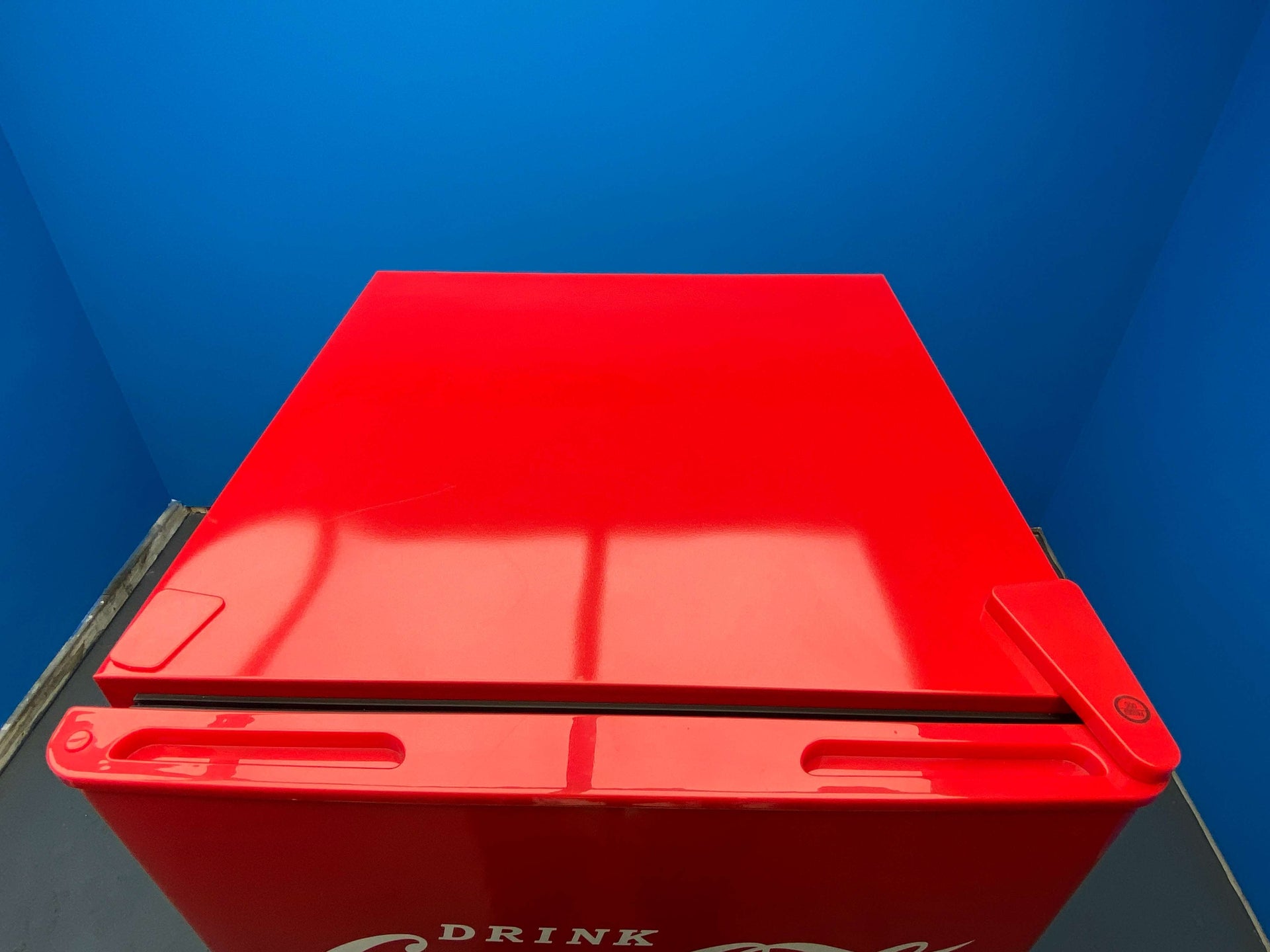 Husky HU0196 Licensed Coca-Cola Mini Drinks Fridge