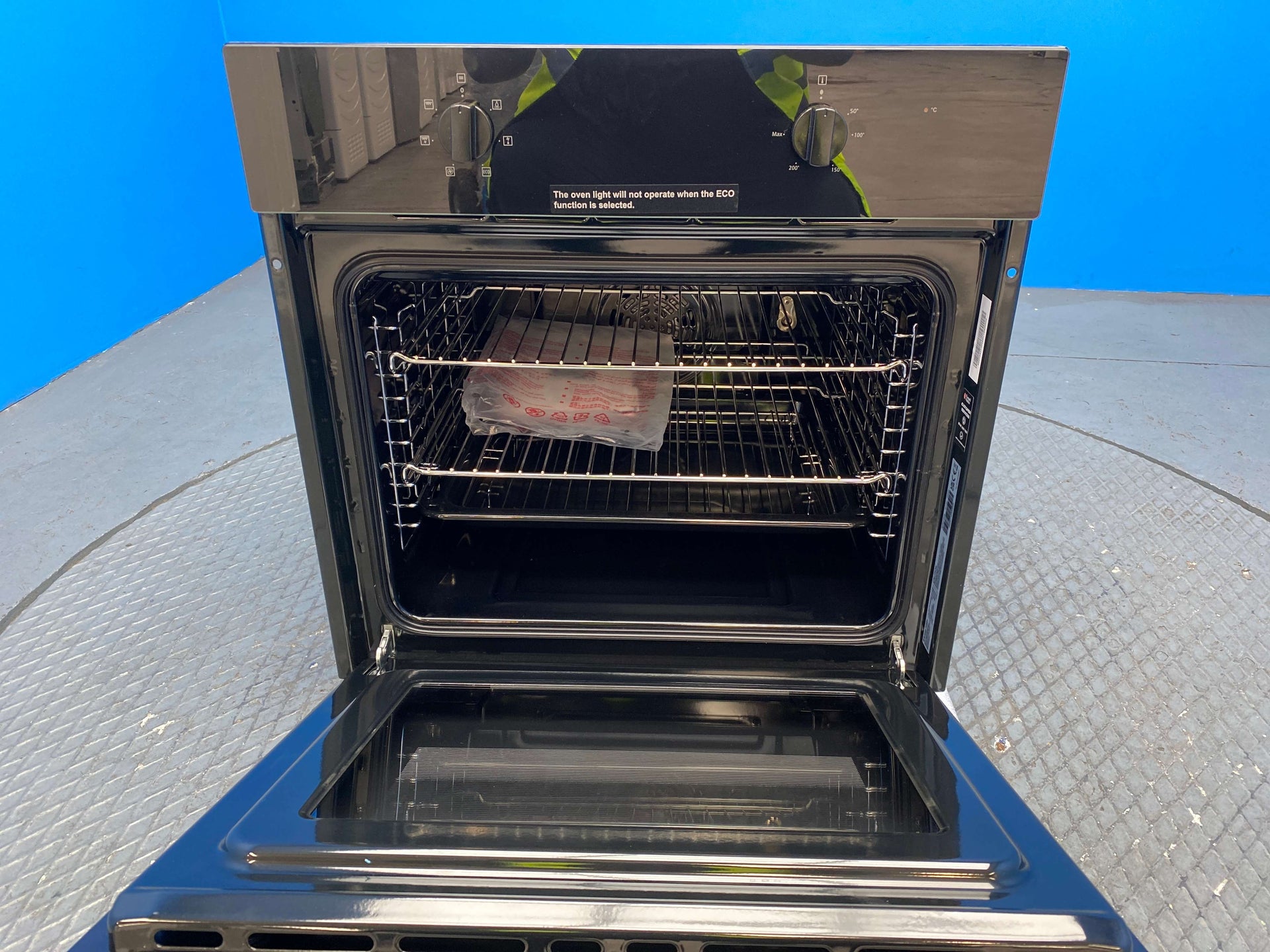 Russell Hobbs RHFEO7004B 70L Built-in Electric Fan Oven