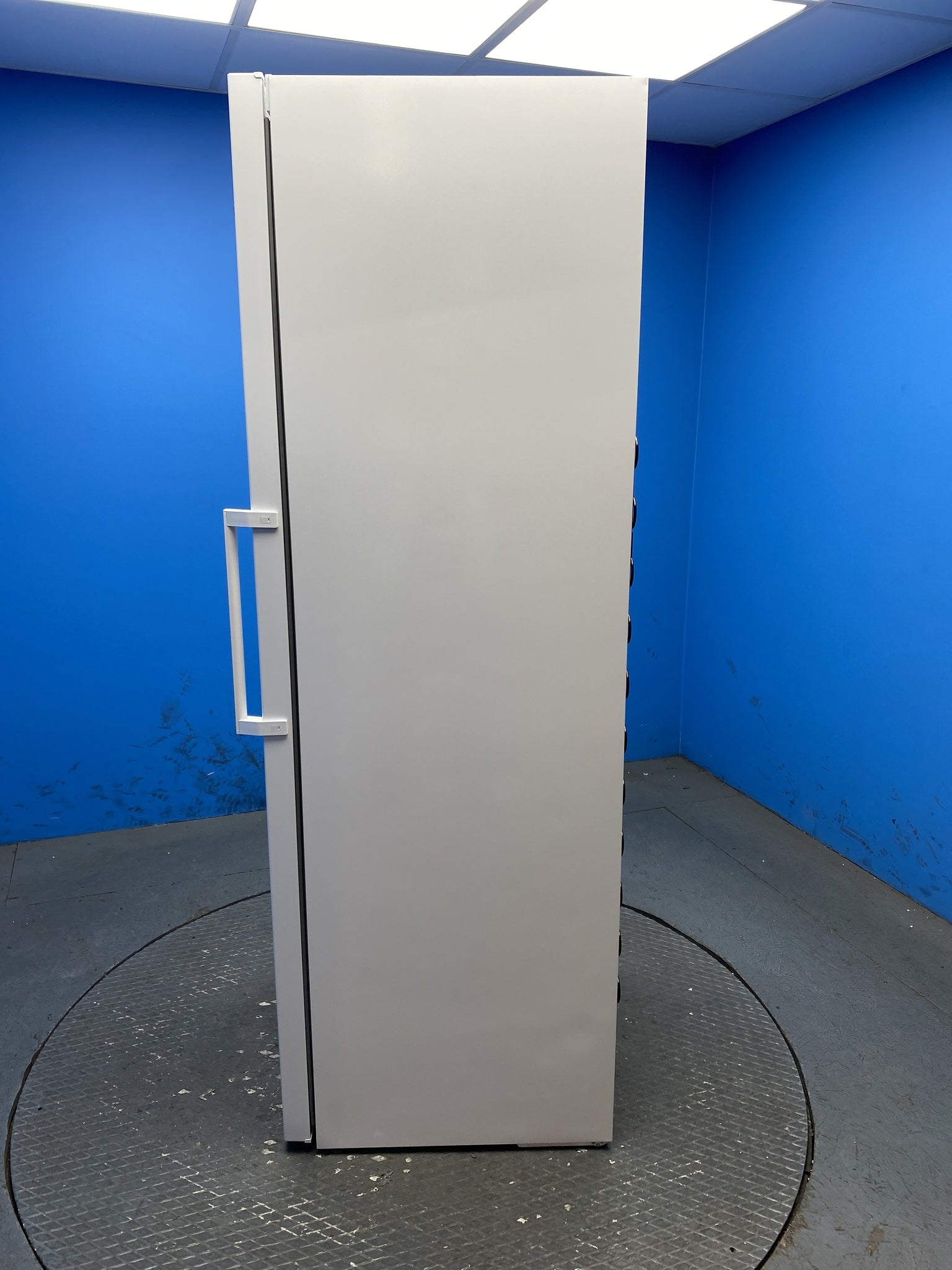 Bosch KSV36VWEPG Series 4 346L Tall Larder Fridge