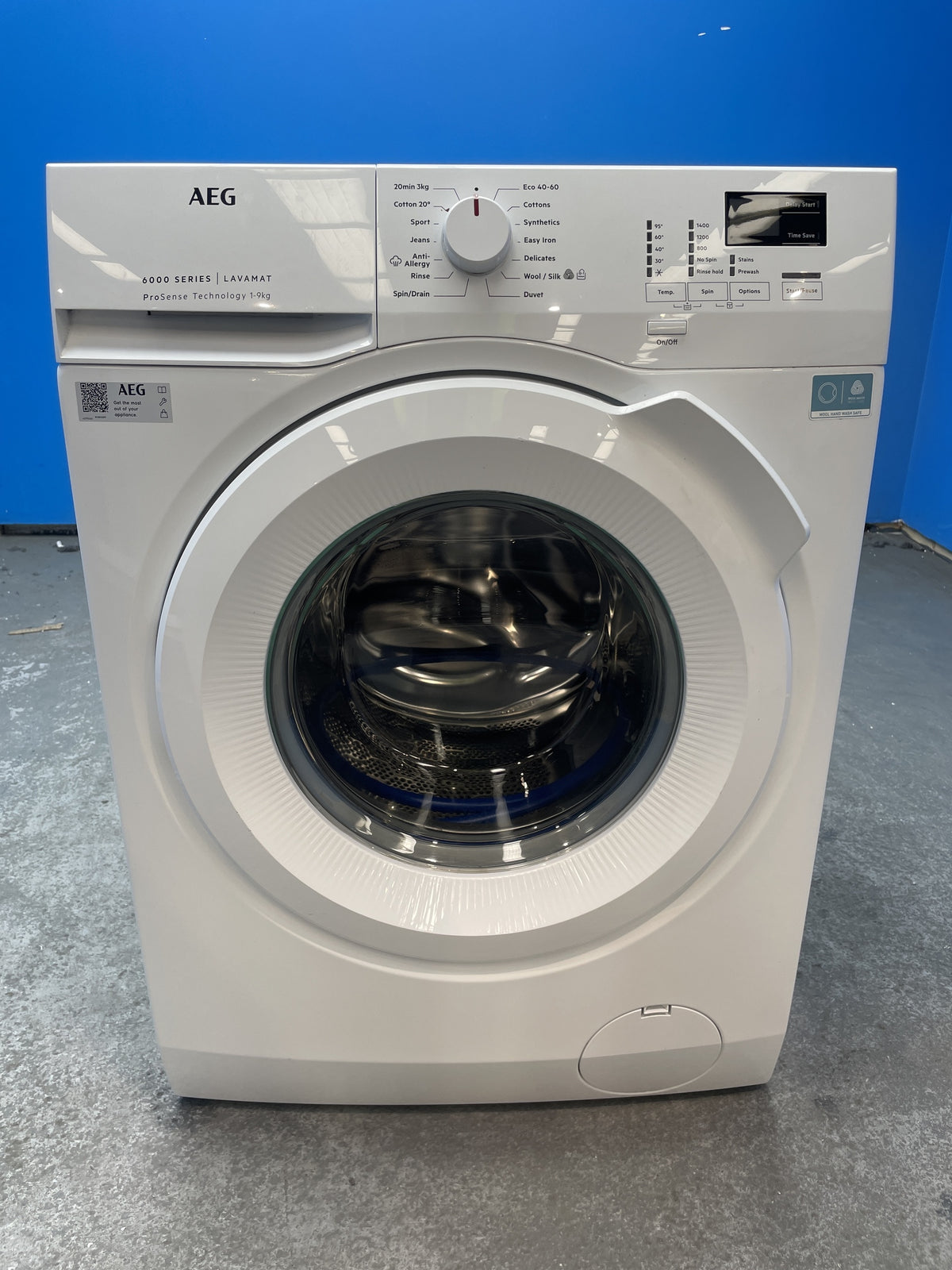6000 Series L6FBK941B 1400rpm Washing Machine
