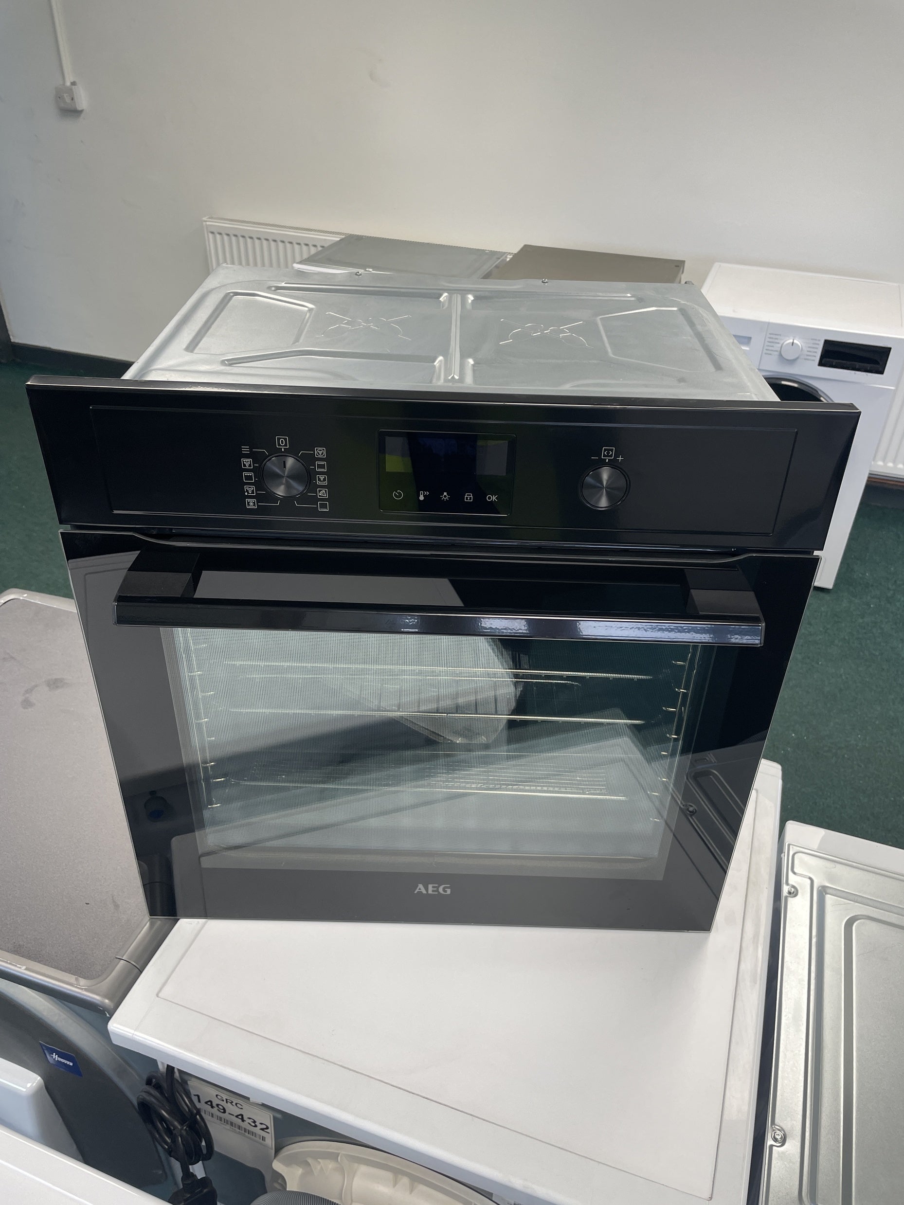 #GRC-158-215 - AEG 6000 BPX535A61B AirFry Pyrolytic Built-In Single Oven