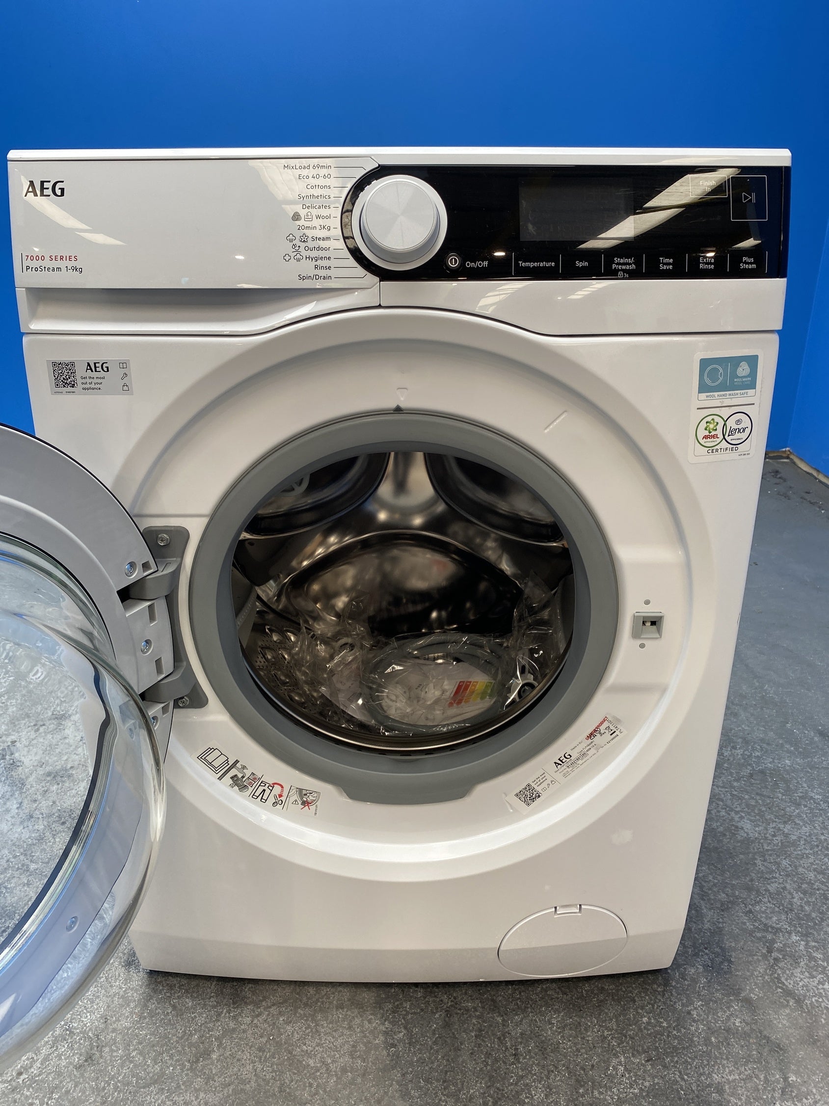 #GRC-158-213 - AEG 7000 ProSteam LFSR73944B 9kg 1400rpm Washing Machine