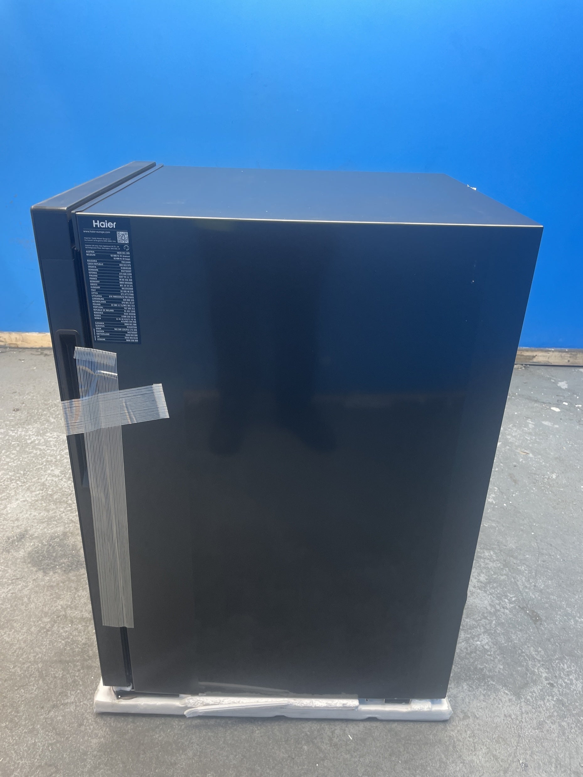 #GRC-160-327 - Haier Series 7 HWS42GDAU1 42 Bottle Dual Zone Wine Cooler