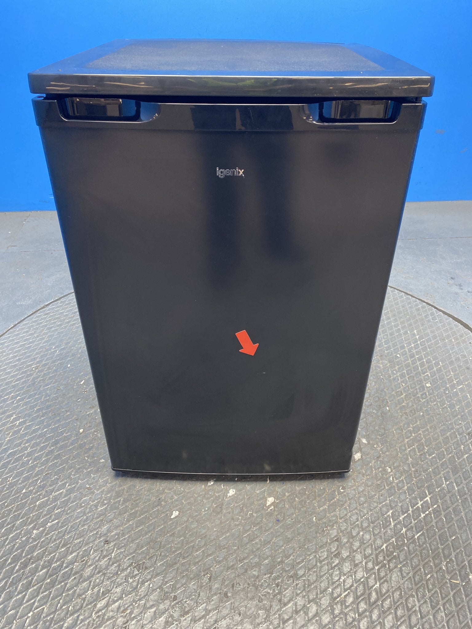 Igenix IG255B 136 Litre Under Counter Fridge