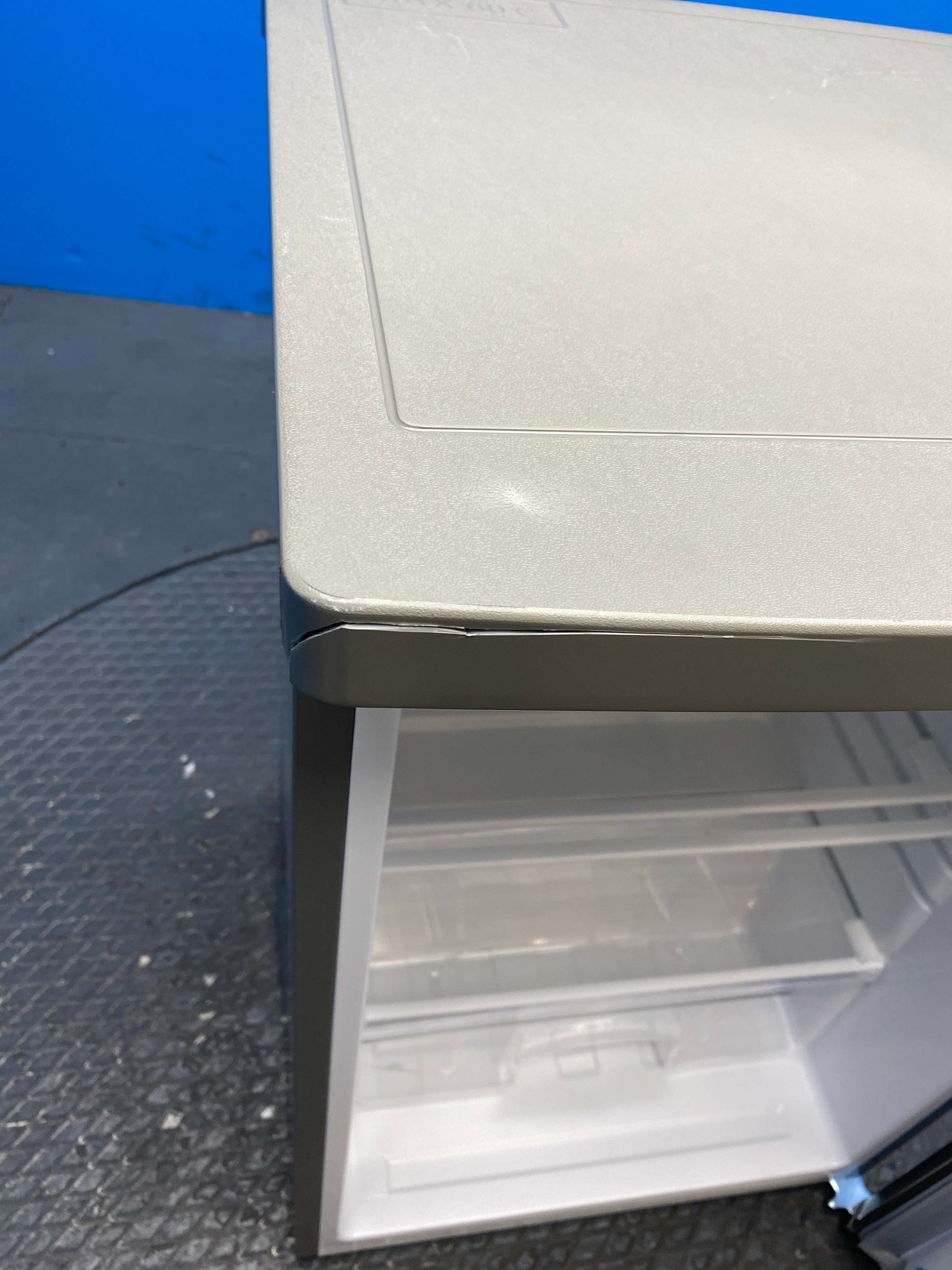 Igenix IG255X 136 Litre Undercounter Fridge