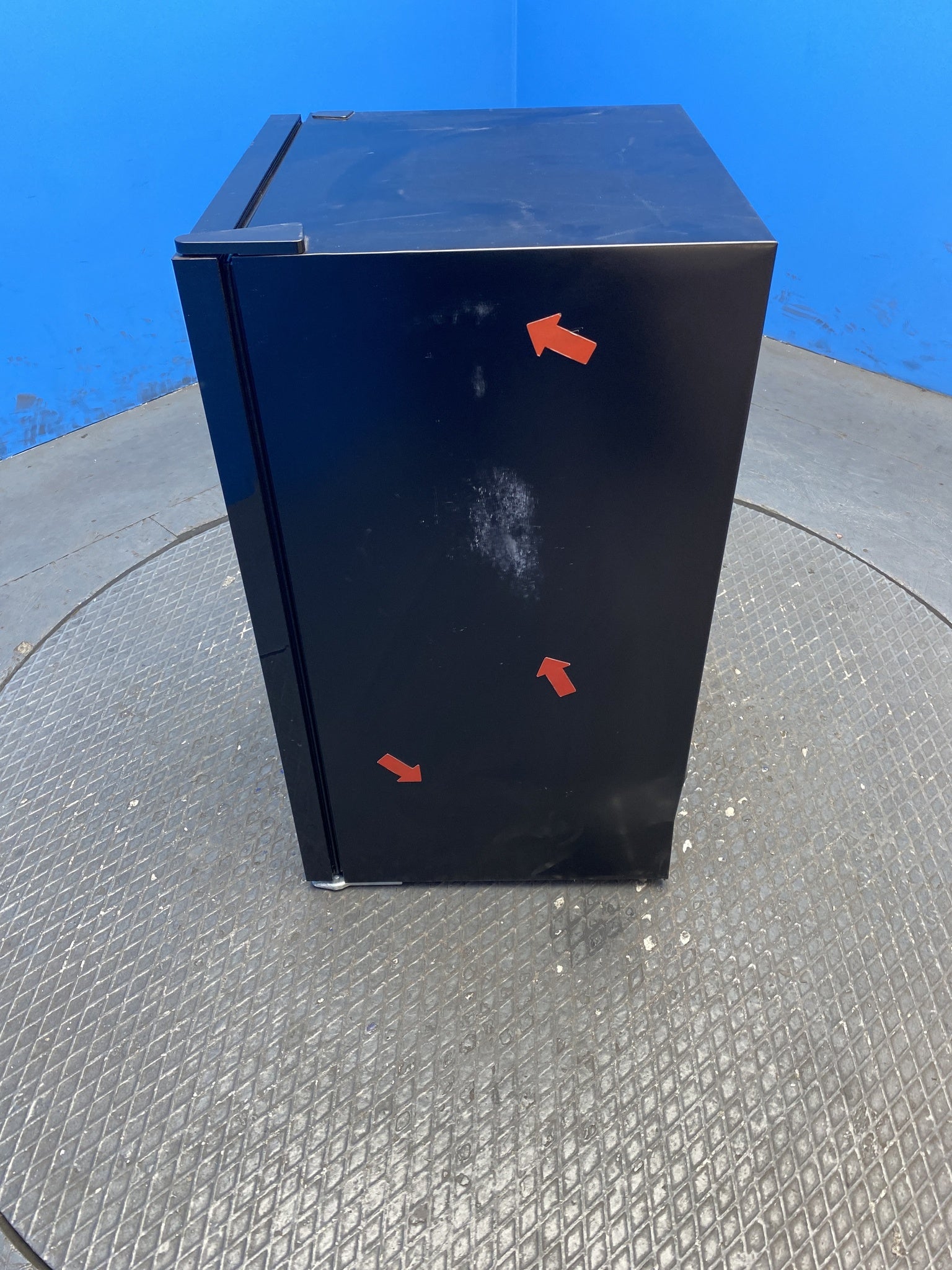 Igenix SC-98B 98L Drinks & Beverage Cooler