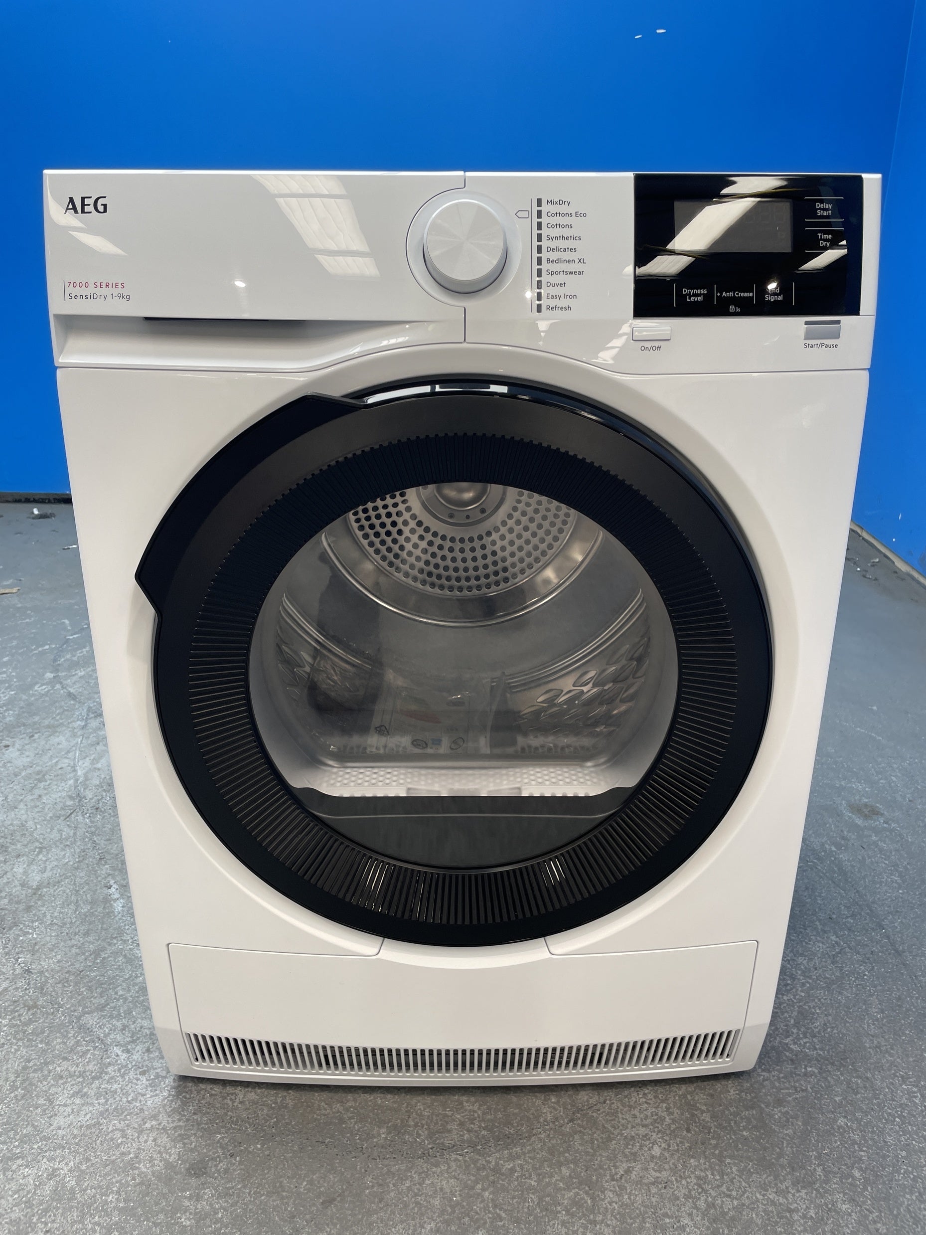 TR719A4B 7000 Series SensiDry Heat Pump Tumble Dryer