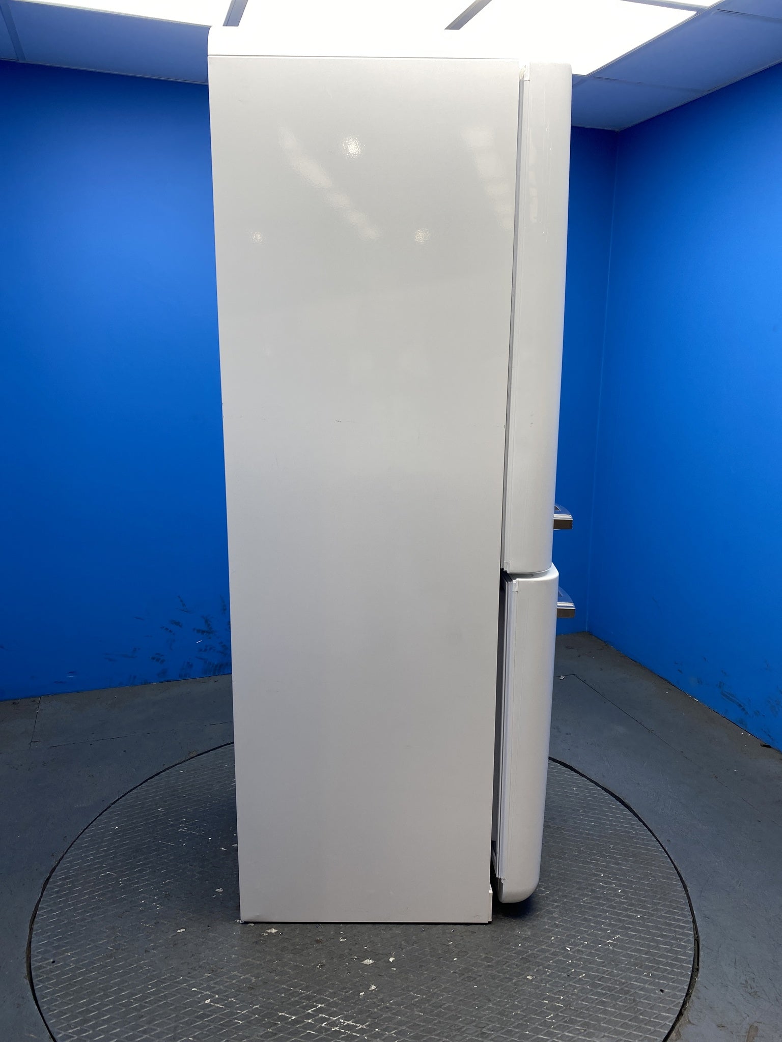 Smeg FAB32RWH5UK 50s Retro 331 Litre No Frost Fridge Freezer