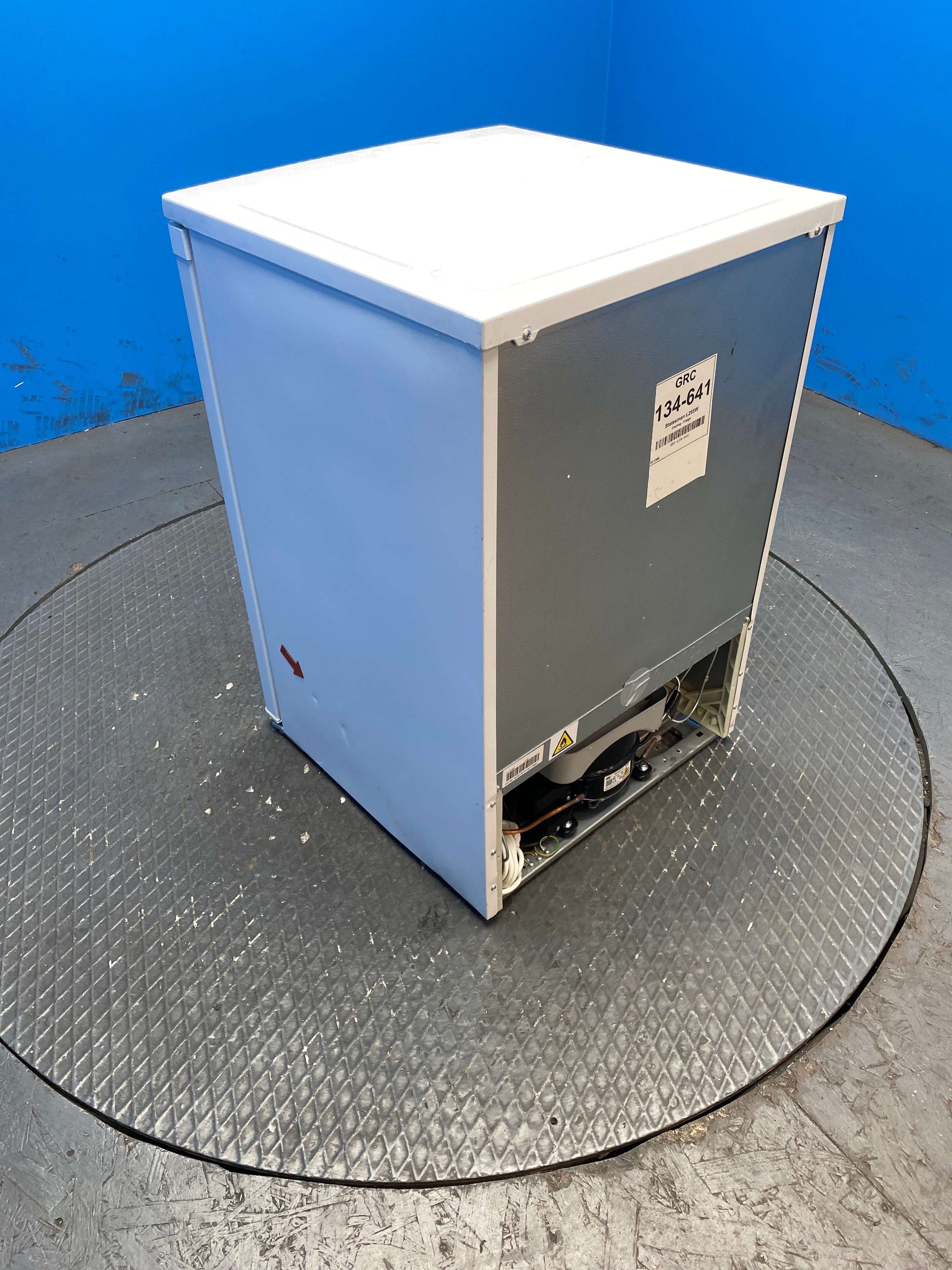 Statesman L255W 113 Litre 55cm Under Counter Fridge