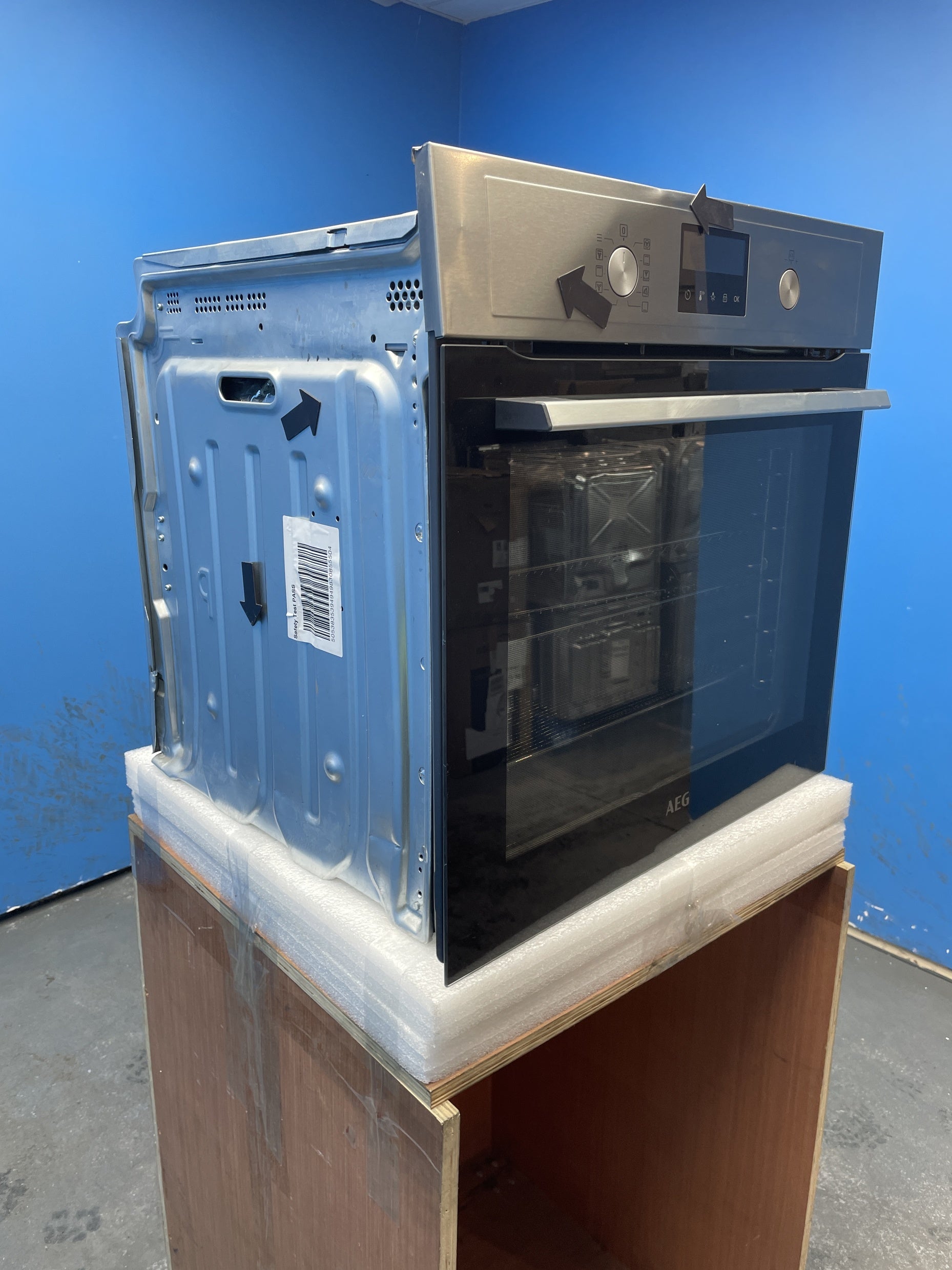 #GRC-142-769 - AEG BPX535A61M 6000 AirFry Pyrolytic Built-In Oven