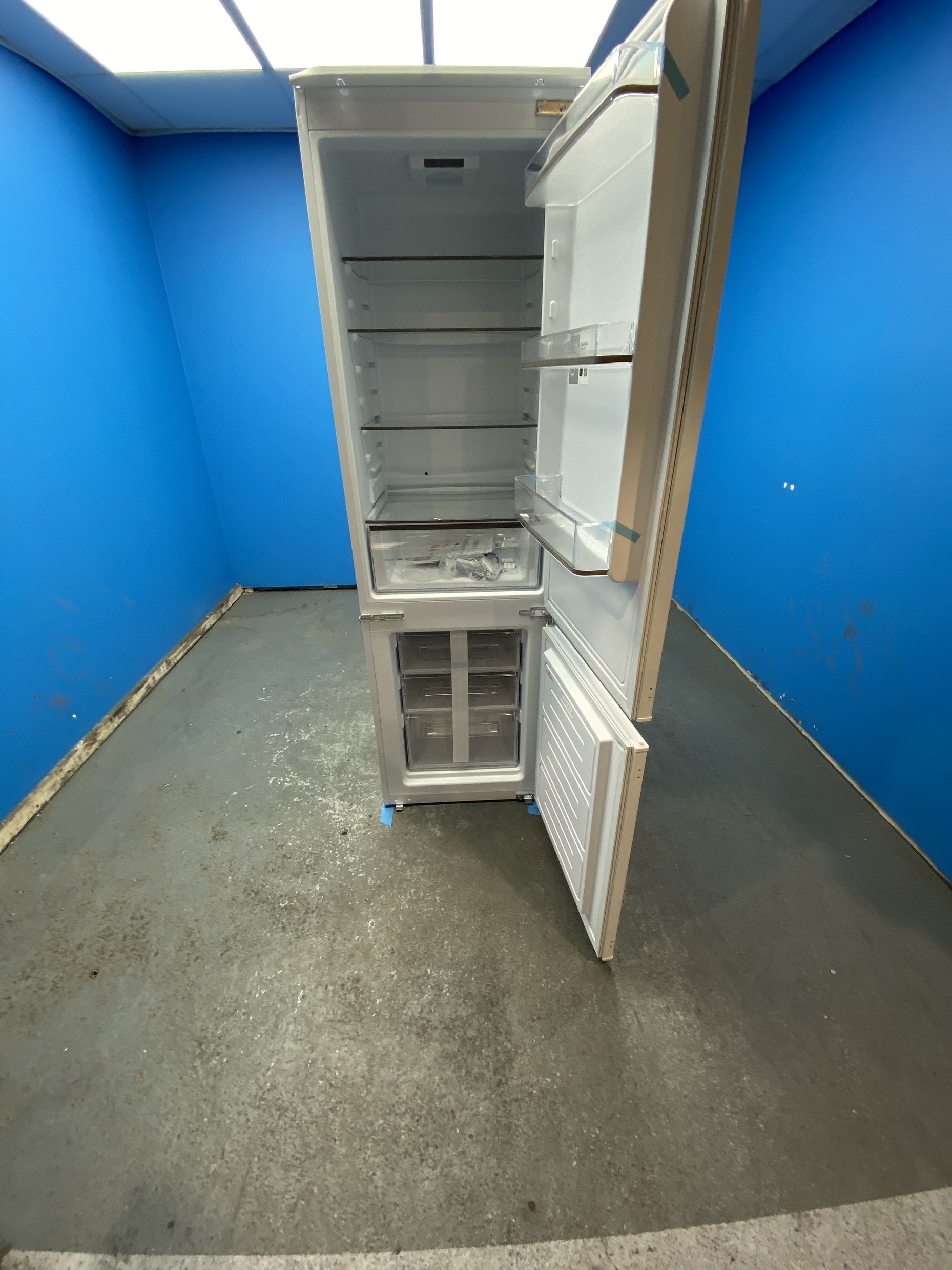 Hoover H-FRIDGE 300 HOBBML18EK Integrated 250 Litre Fridge Freezer