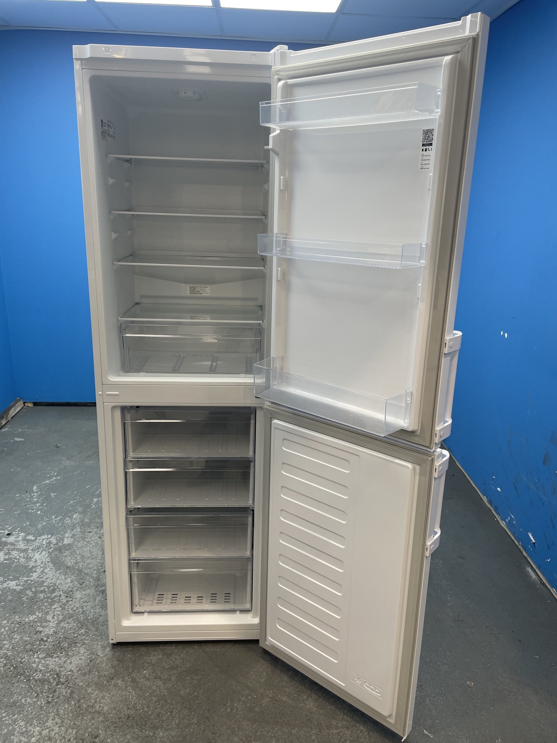 #GRC-153-270 - 287L 50/50 Fridge Freezer Low Frost Fast Freeze White