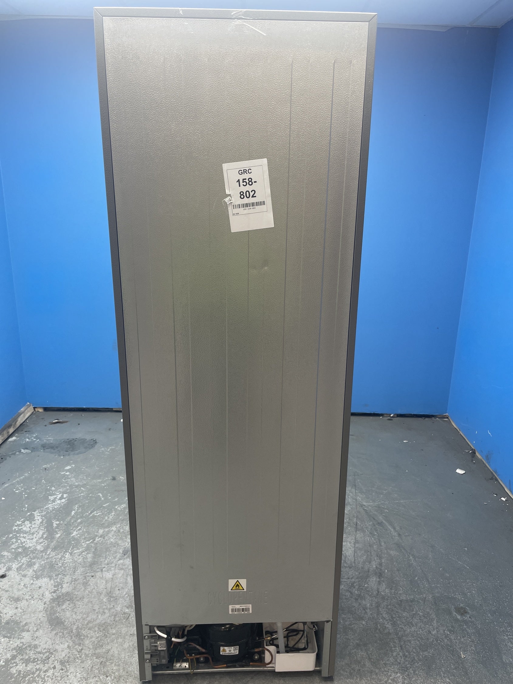 #GRC-158-802 - Midea MDRU385MTE46 185cm Frost Free Upright Freezer