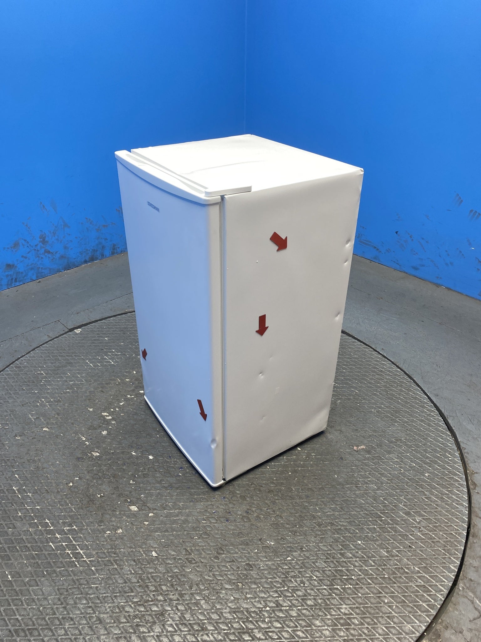 Statesman UC47LFW 93 Litres Under Counter Fridge