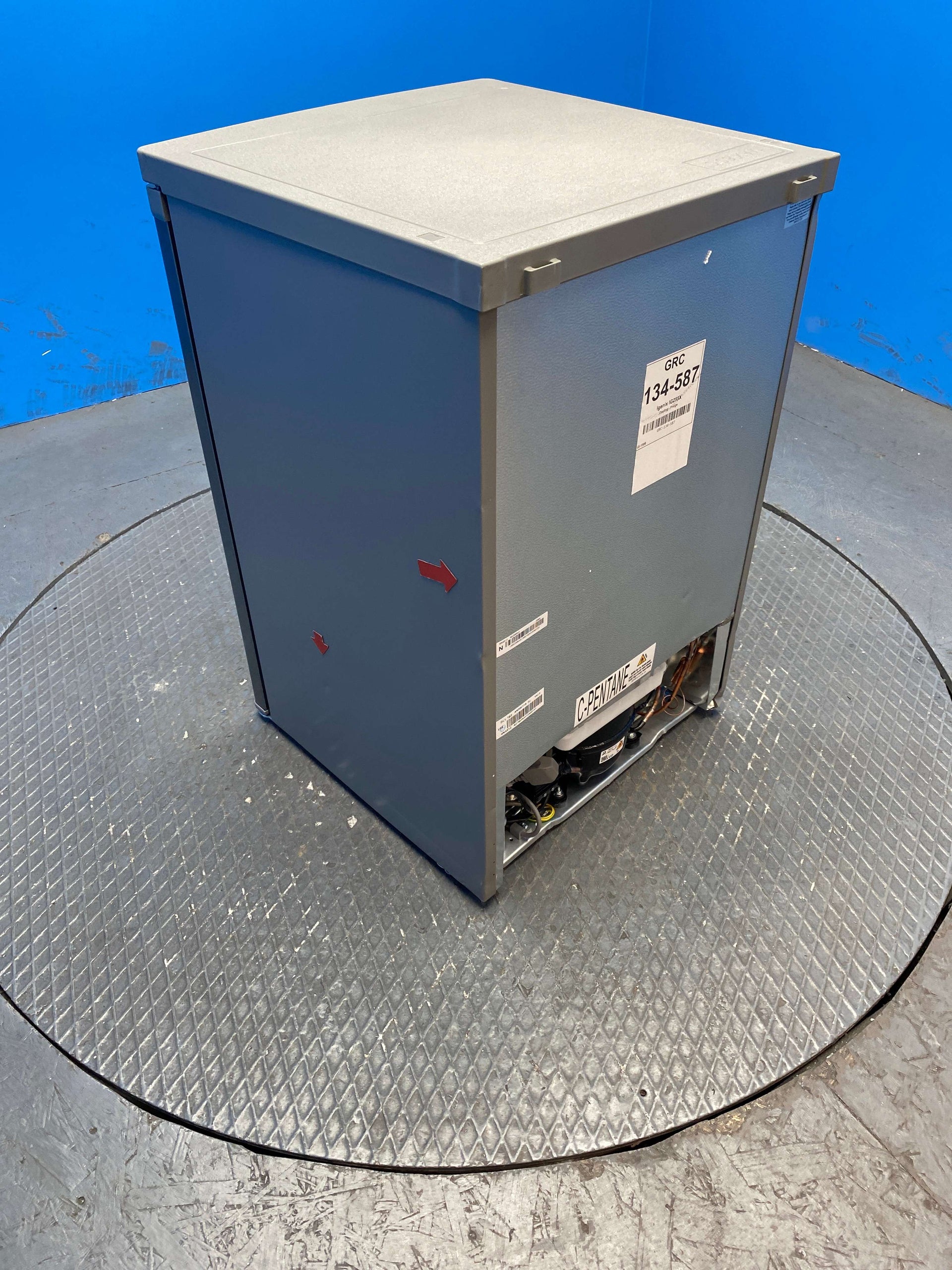 Igenix IG255X 136 Litre Undercounter Fridge