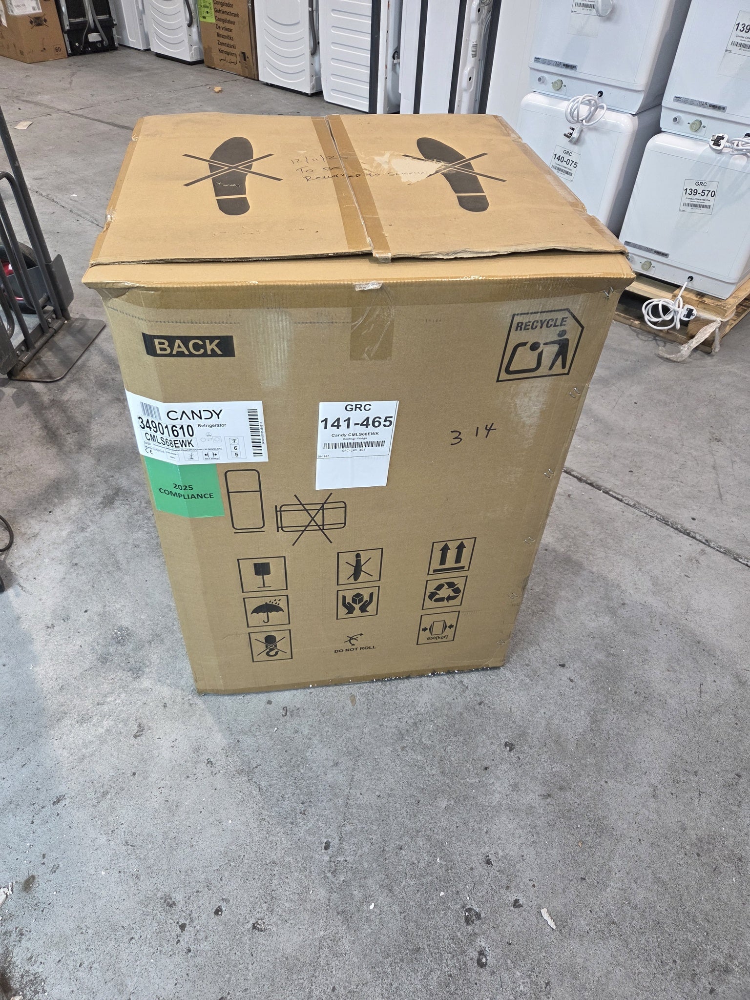 Candy CMLS68EWK Integrated 135L Under Counter Fridge