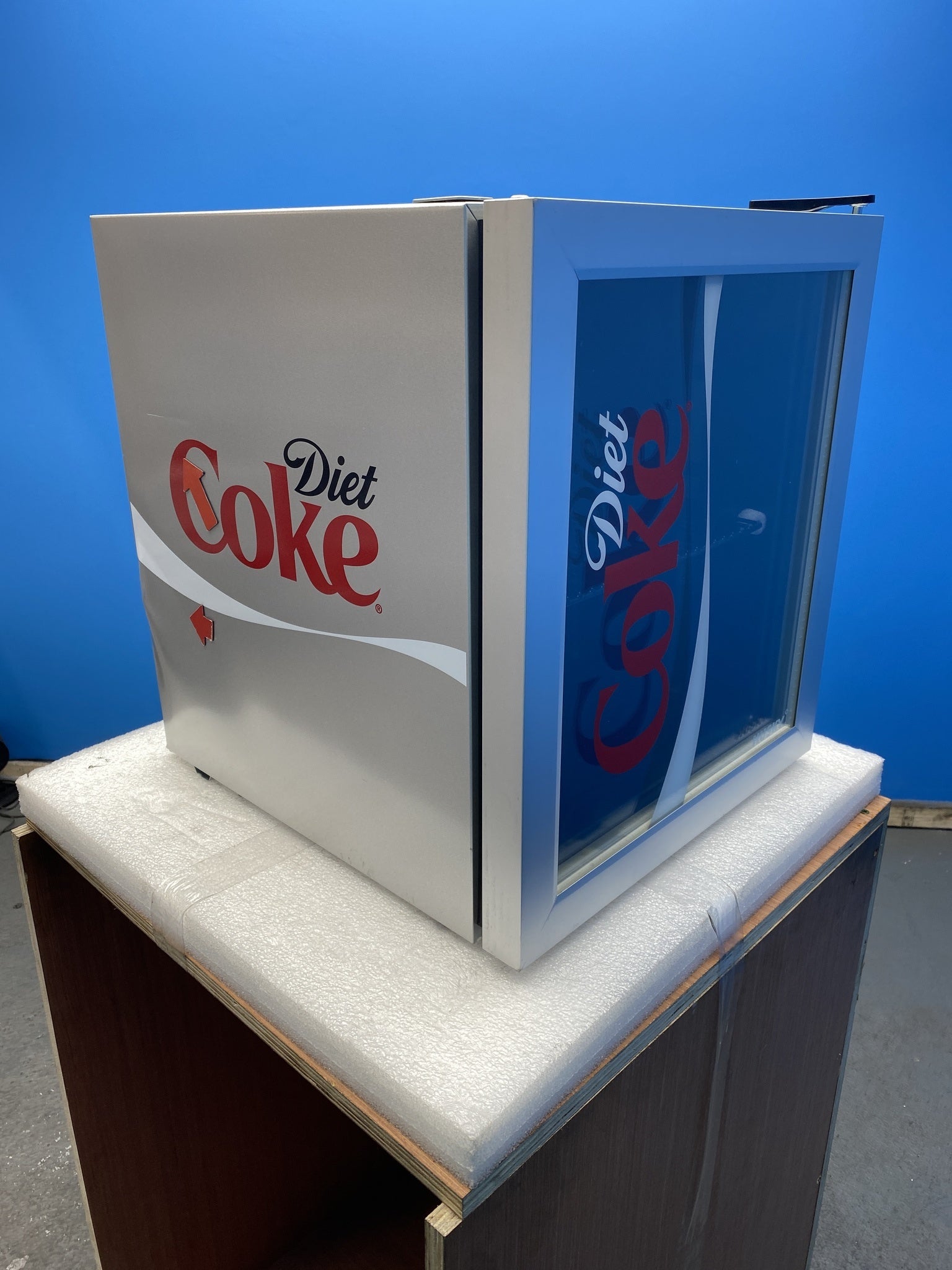 Husky HU0209 Diet Coke Drinks Cooler