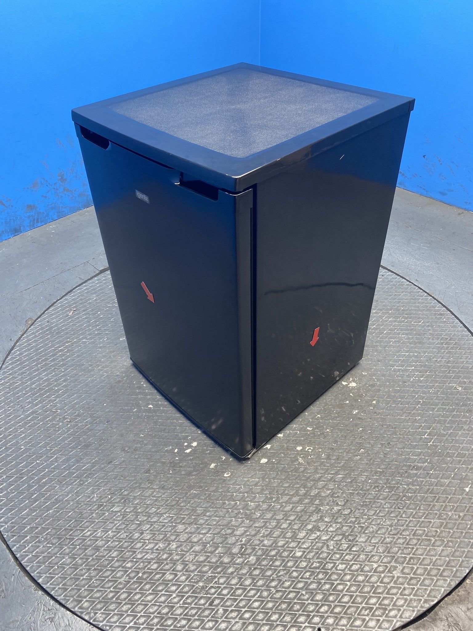 Igenix IG255B 136 Litre Under Counter Fridge