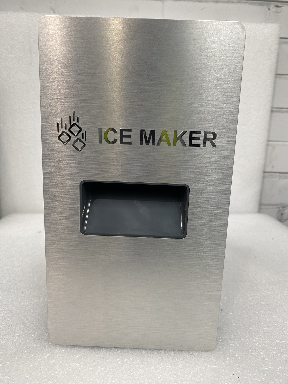 #GRC-155-706 - Hisense RQ760N4IFE Fridge Freezer Ice Cube Tray
