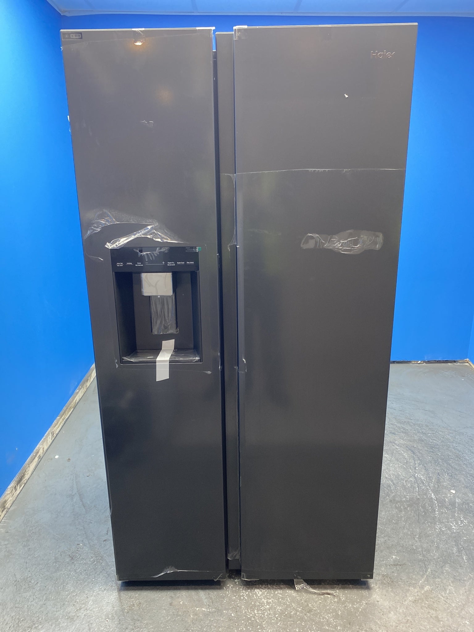 Haier HSW59F18EIPT American Style Fridge Freezer with Ice Dispenser