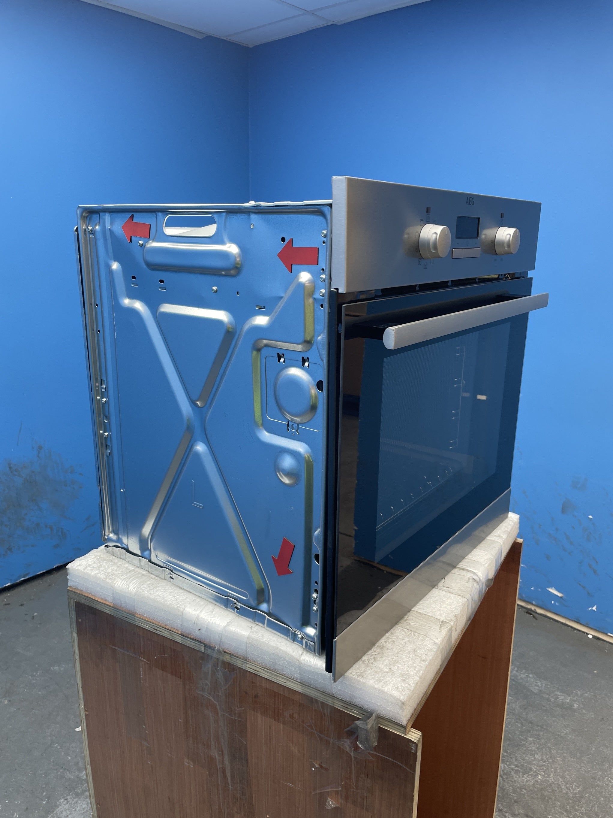 #GRC-158-289 - AEG BSX23101XM Built-In 6000 SurroundCook Single Electric Oven