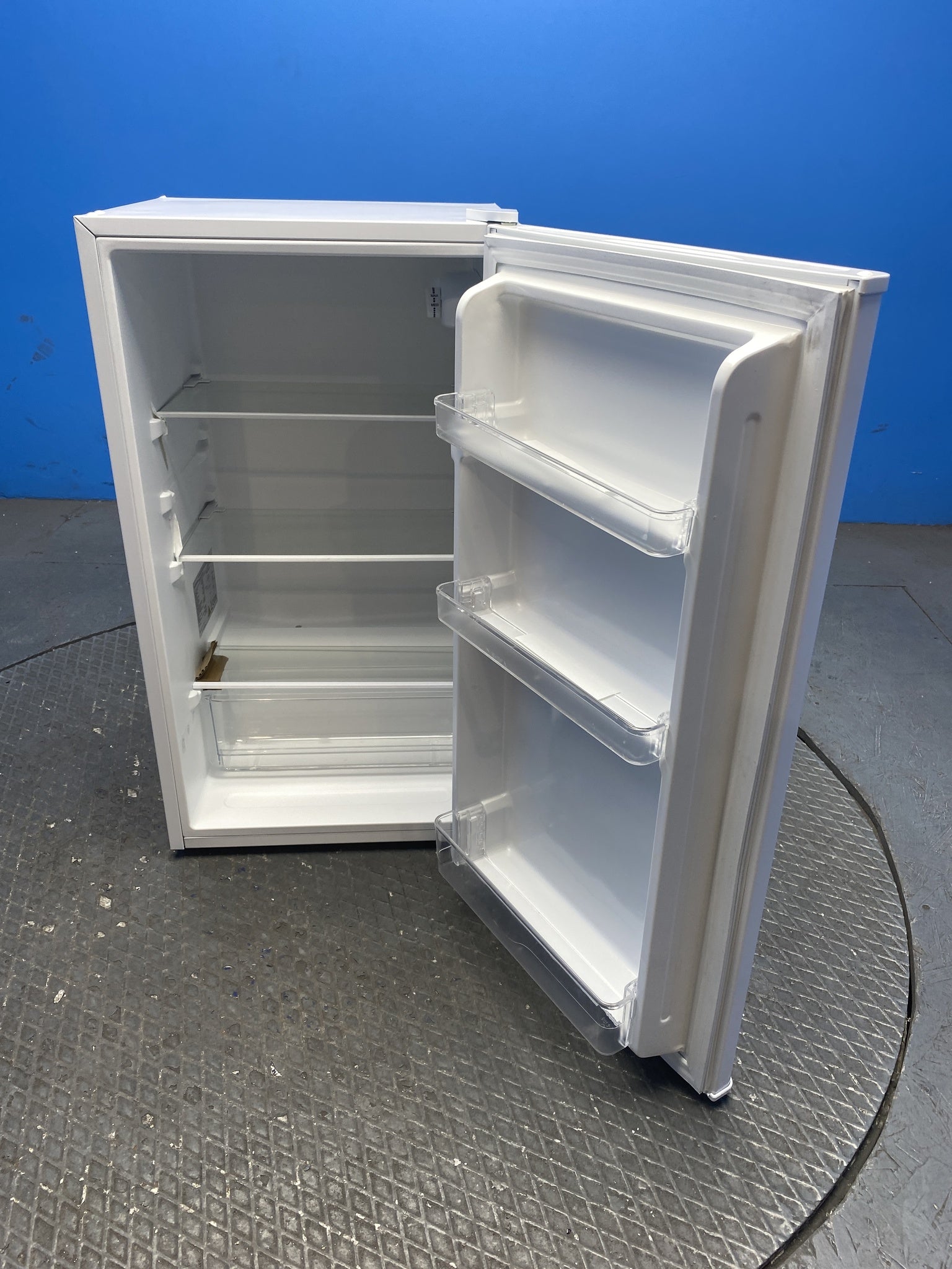 Statesman UC47LFW 93 Litres Under Counter Fridge