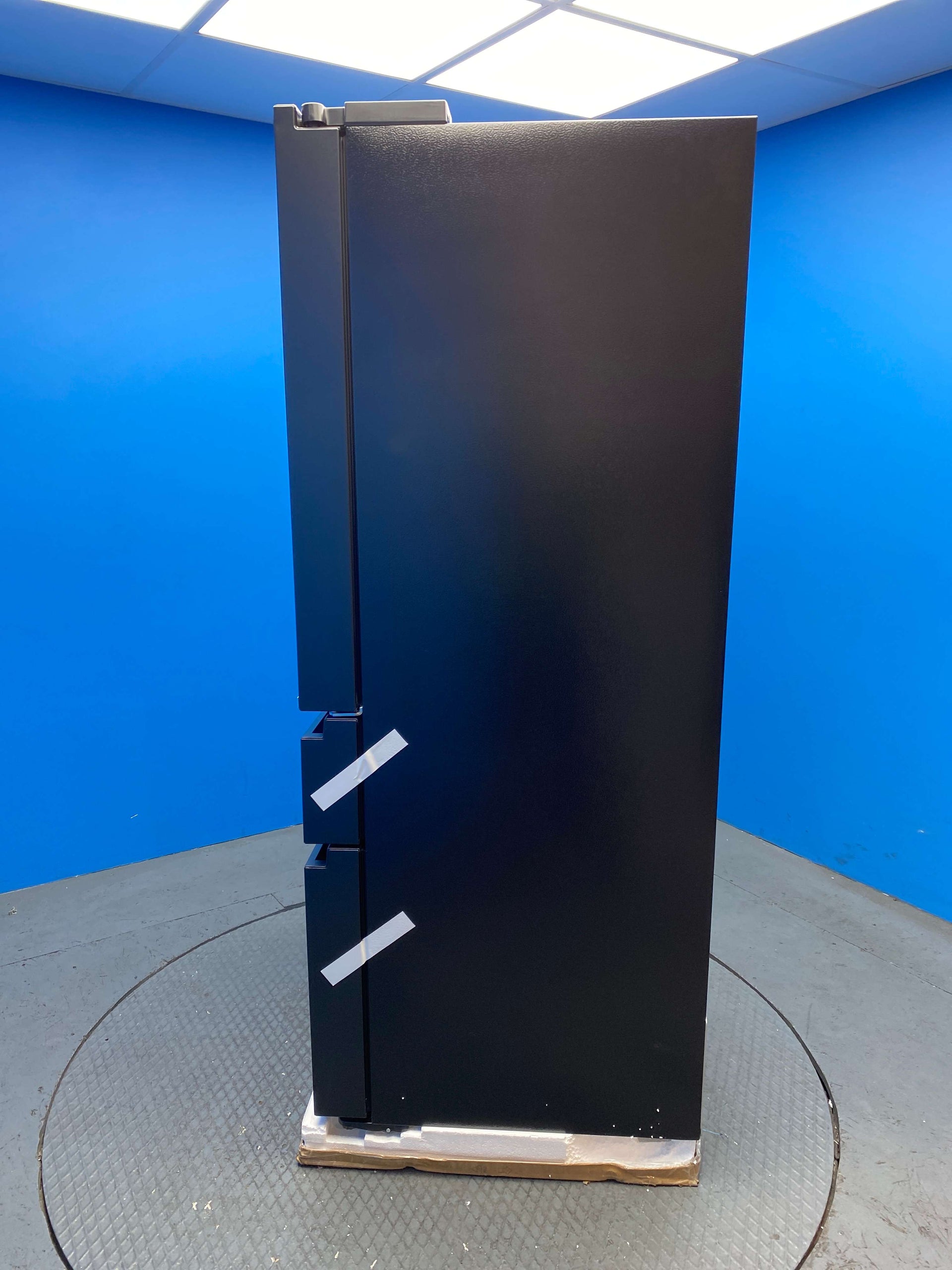 Hisense RF749N4SWFE 579 Litre French Door Fridge Freezer